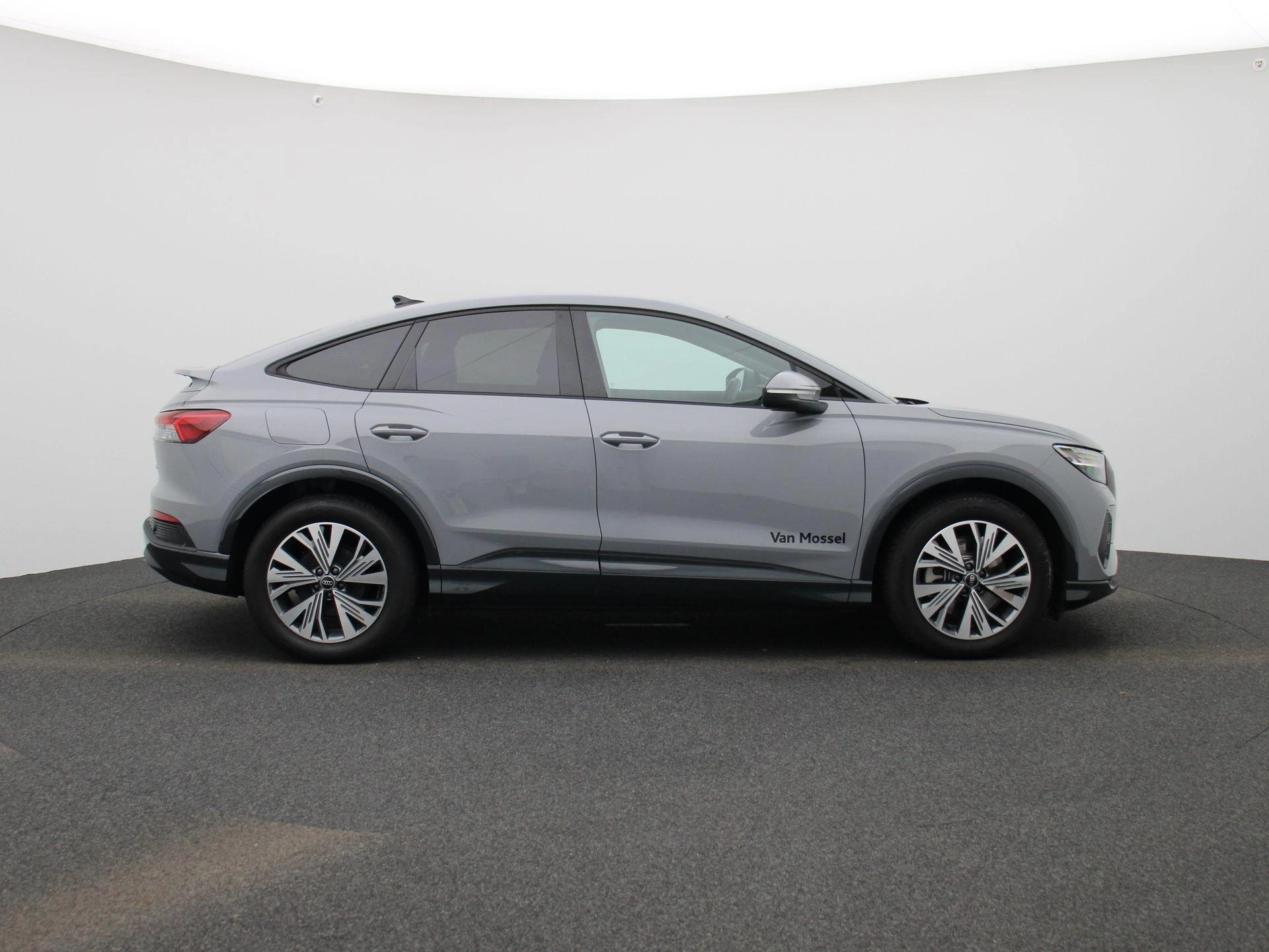 Audi-Q4 Sportback e-tron-image-5