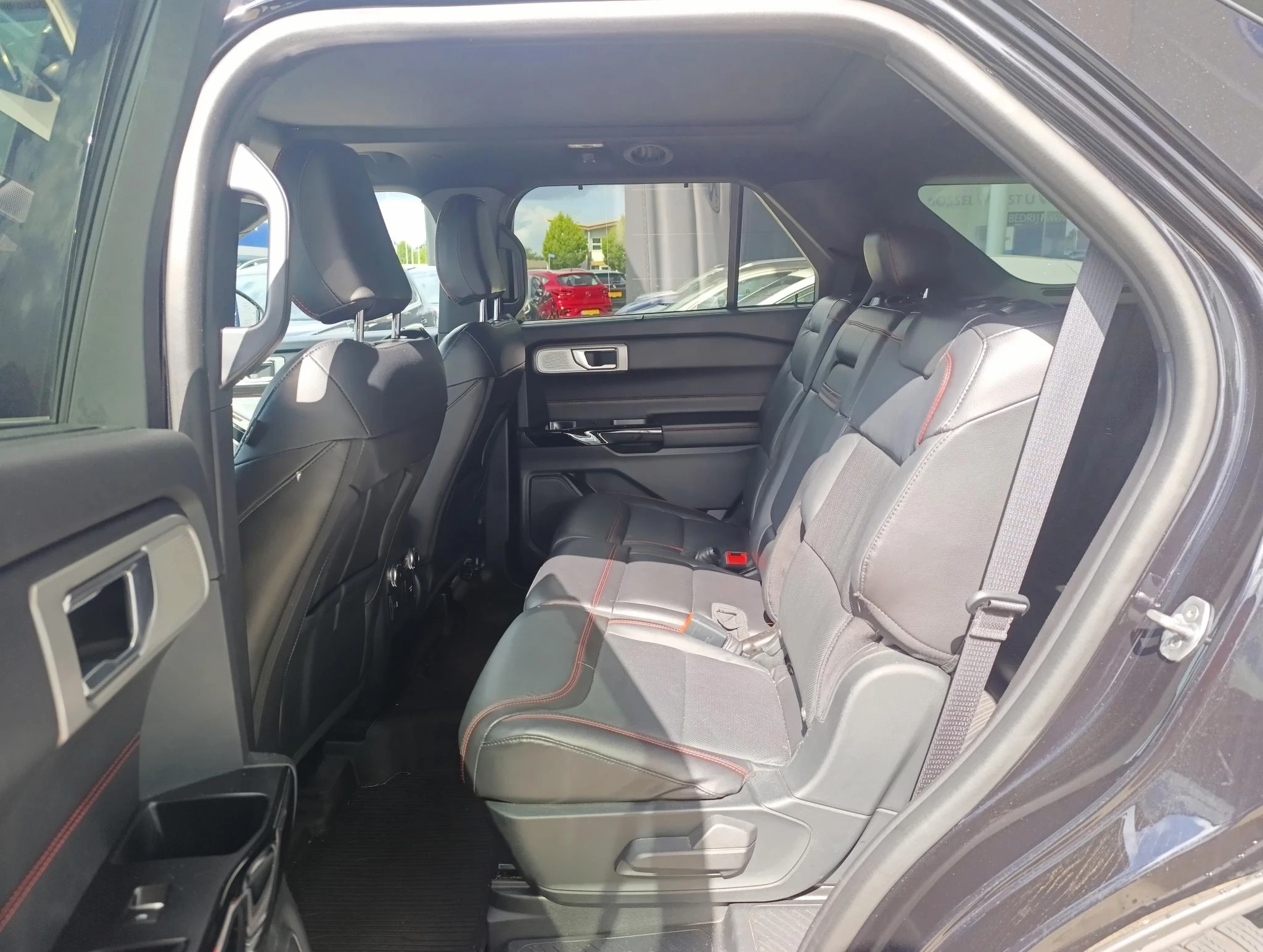 Ford-Explorer-image-13