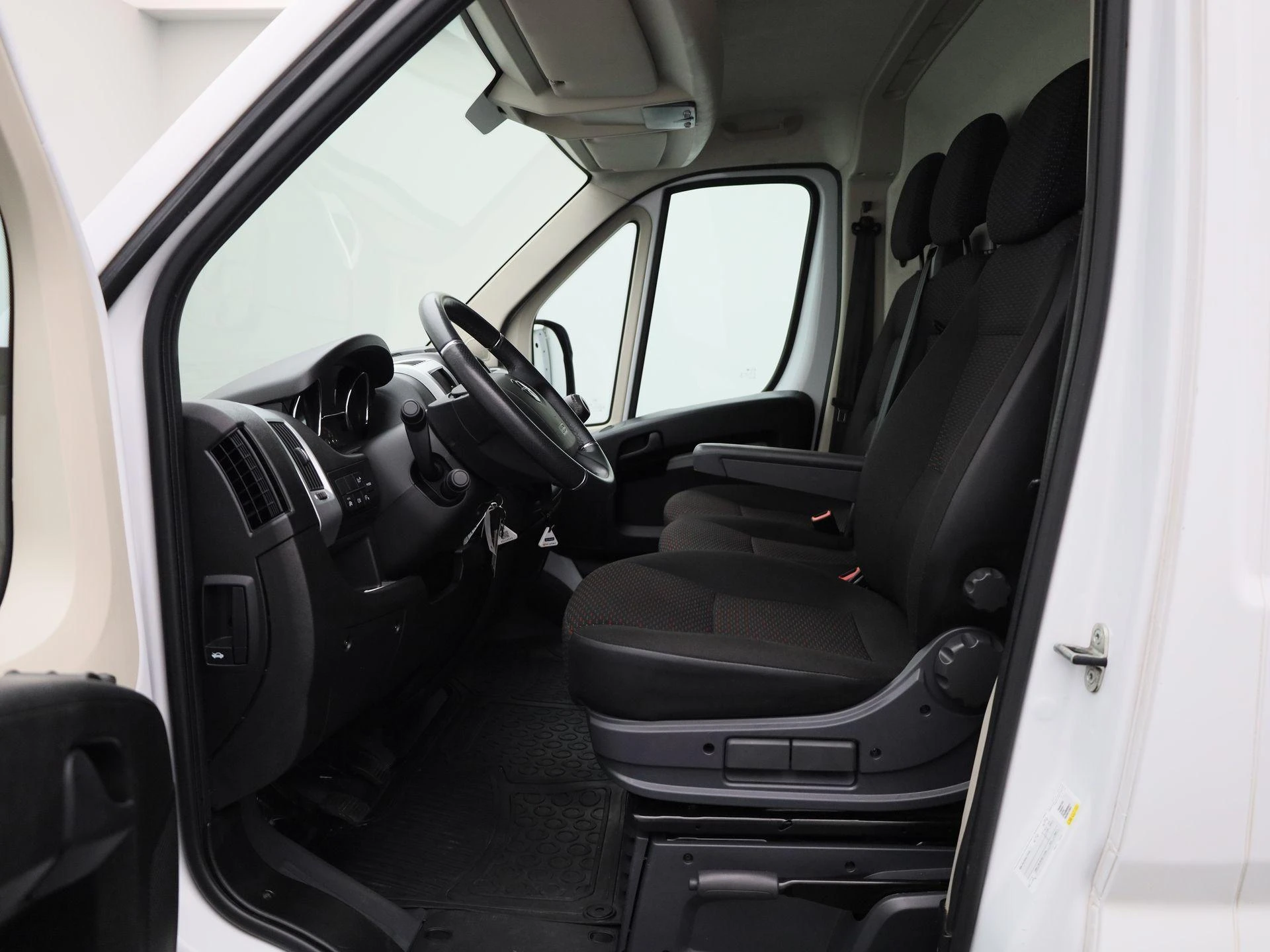 Opel-Movano-image-10