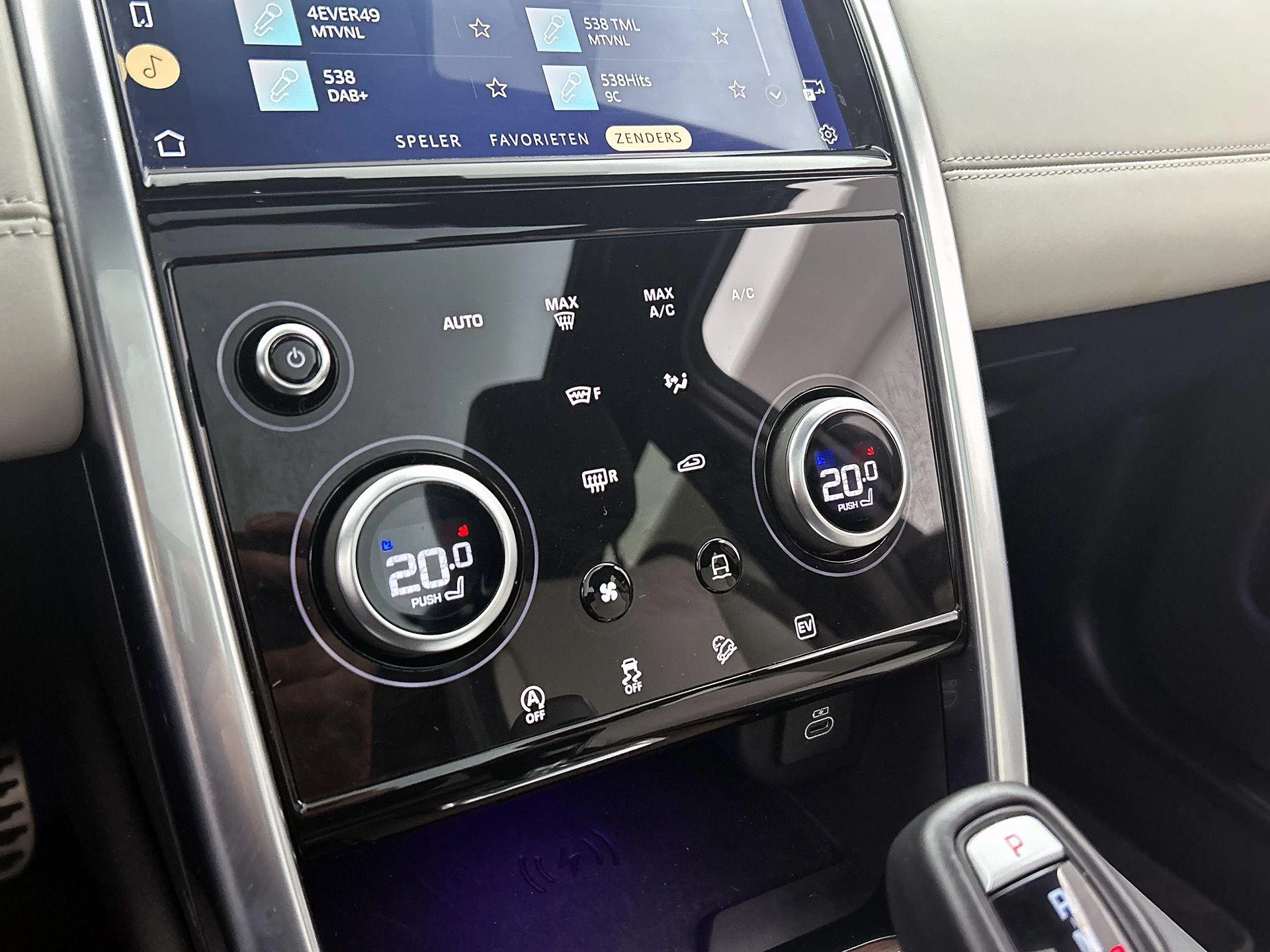 Land Rover-Discovery Sport-image-28