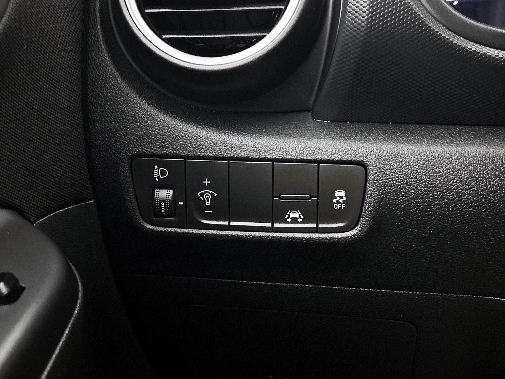 Hyundai-Kona-image-23