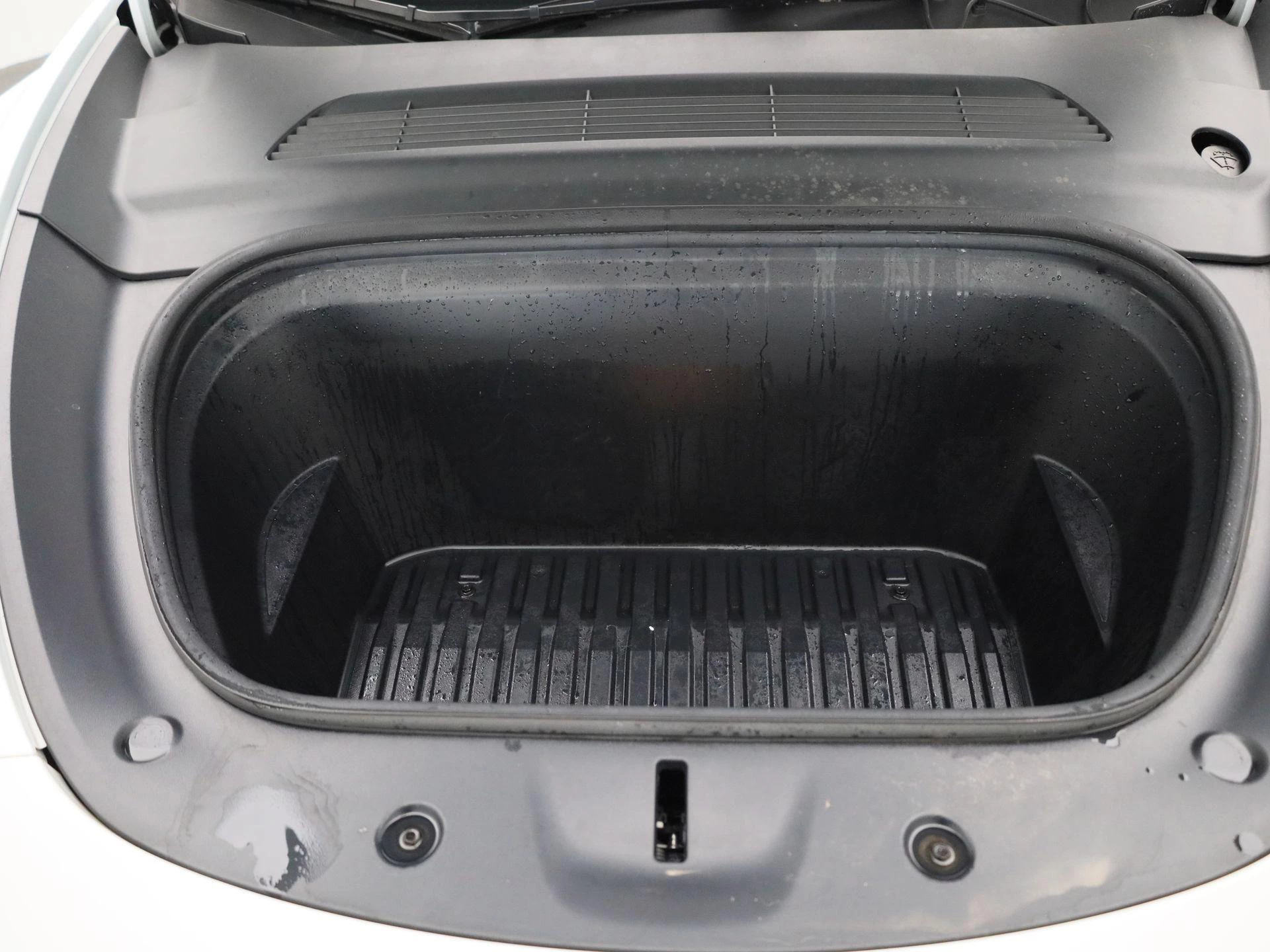 Tesla-Model Y-image-31