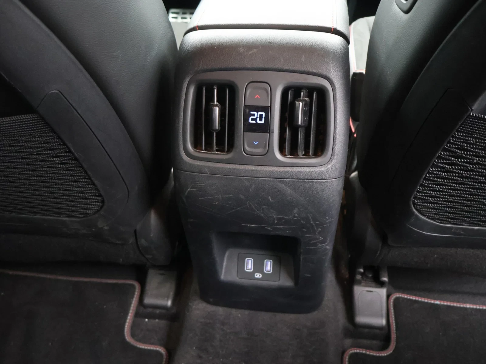 Hyundai Tucson PHEV Tucson PHEV 1.6T-GDi 4WD Feel N-Line 252PK *AUTOMAAT*LEDER*ALCANTARA*CRUISE*CAMERA*PDC*PDC*...*