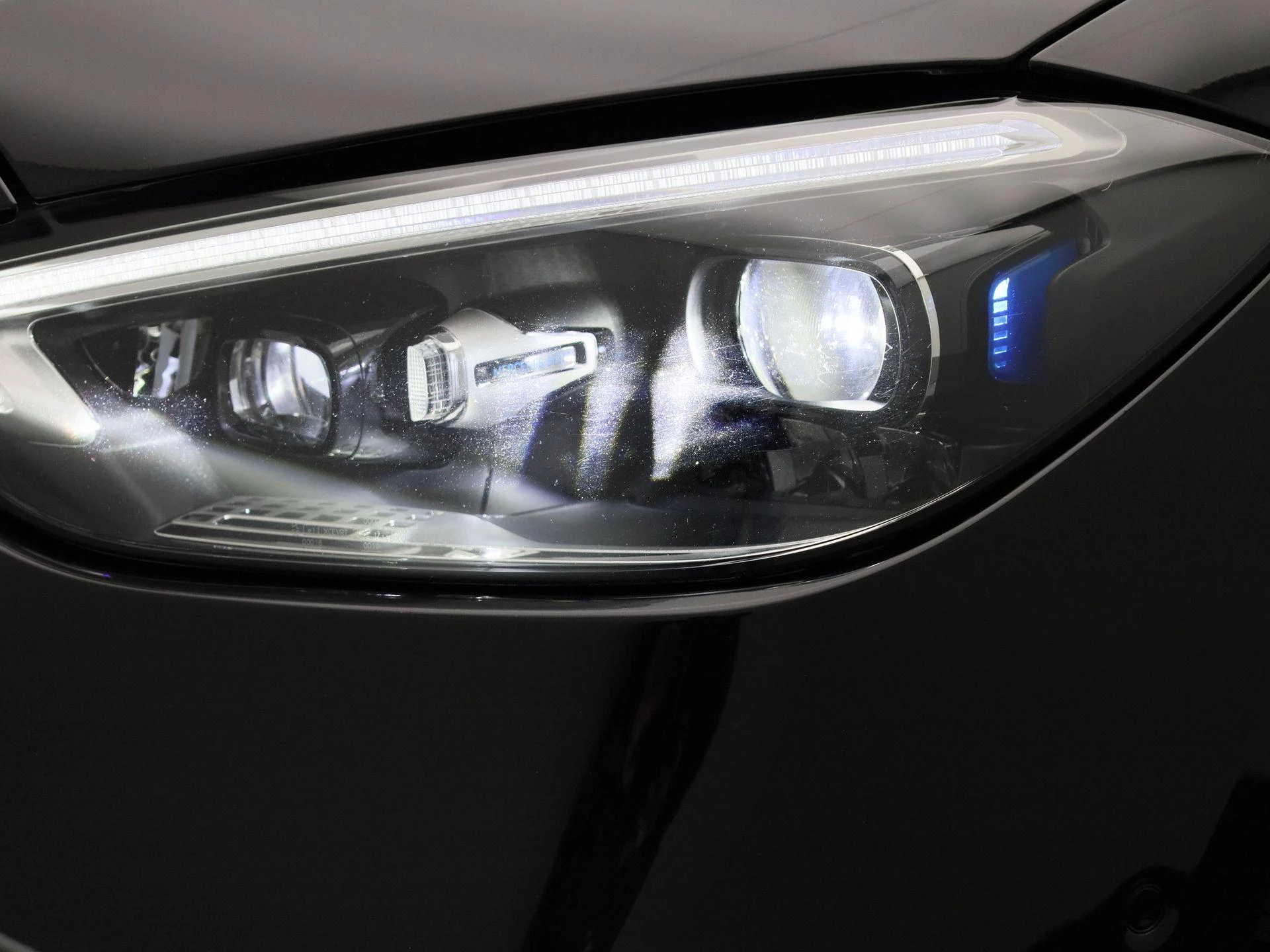 Mercedes-Benz-C-Klasse-image-12