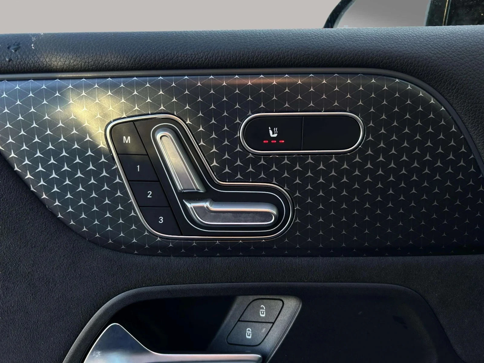 Mercedes-Benz-EQB-image-9