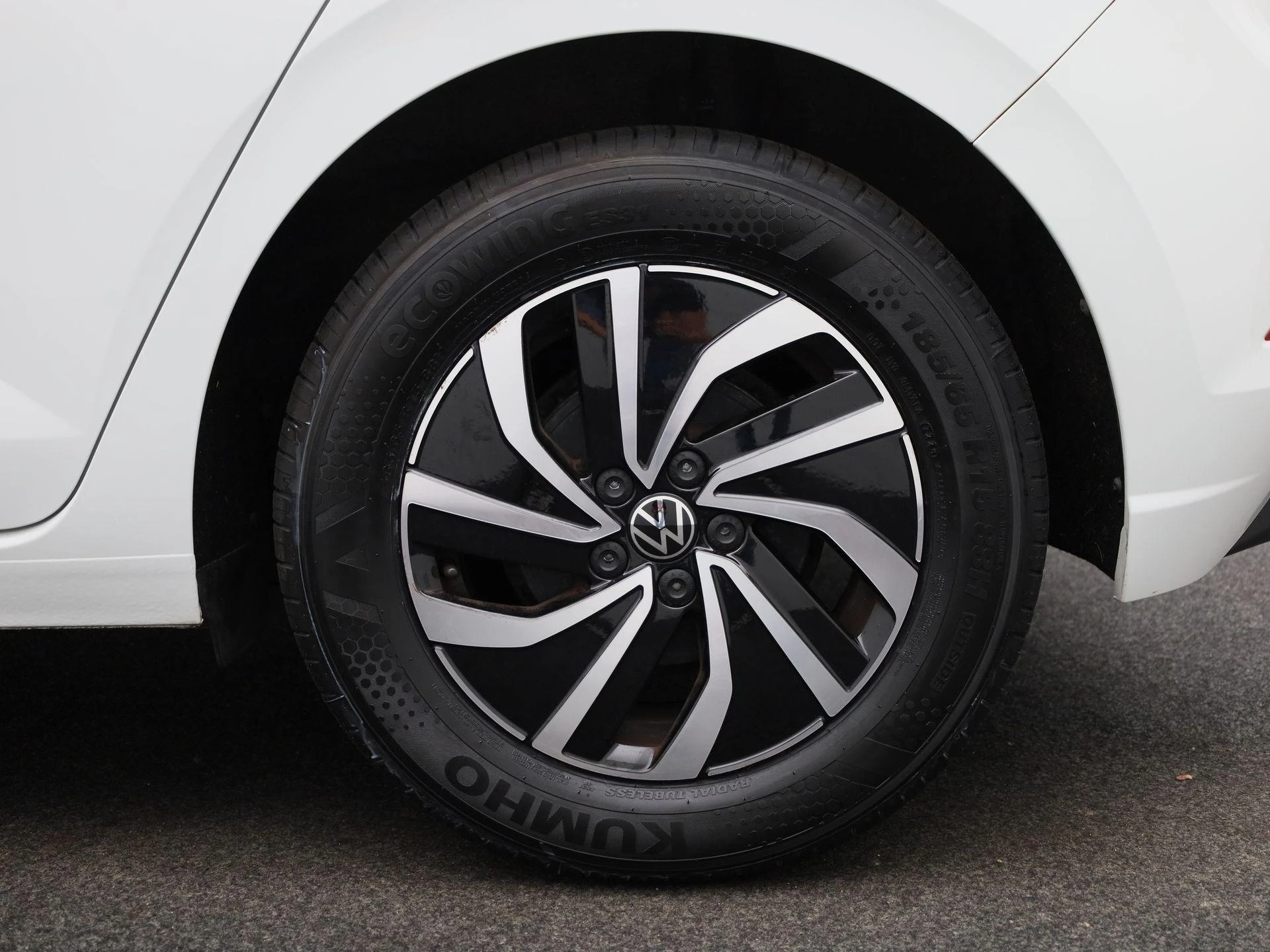 Volkswagen-Polo-image-14