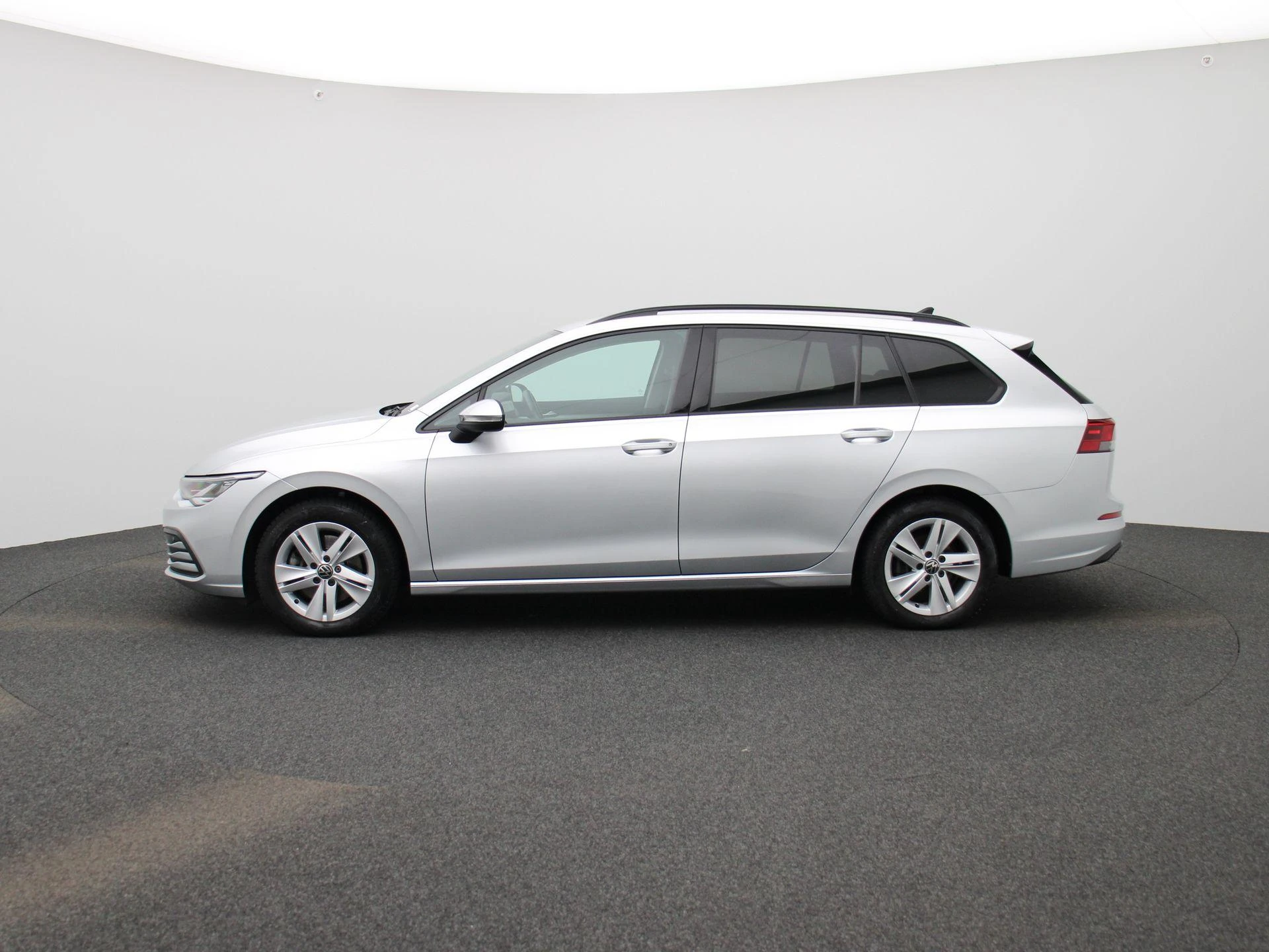 Volkswagen-Golf-image-3
