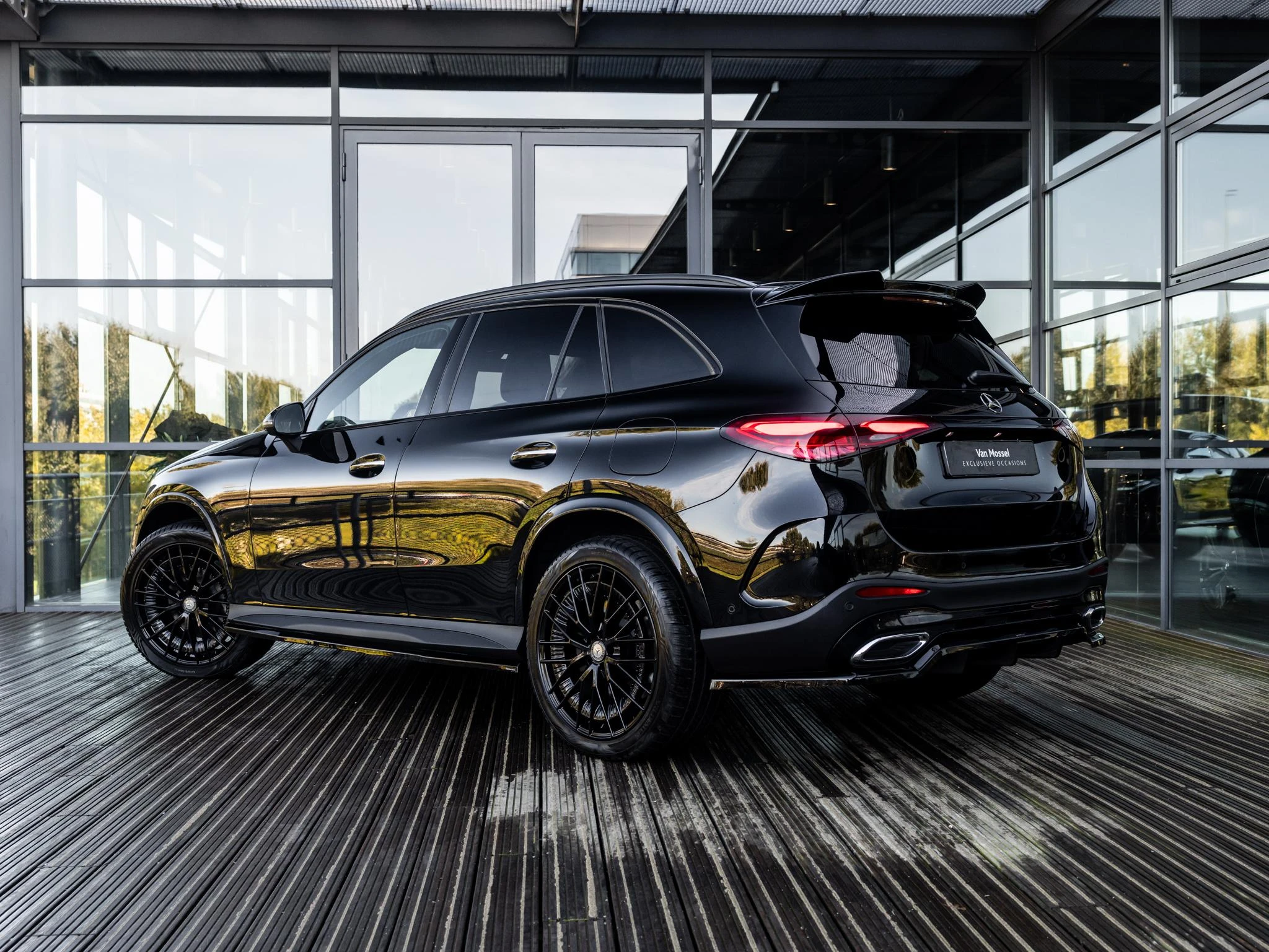 Mercedes-Benz-GLC-image-3