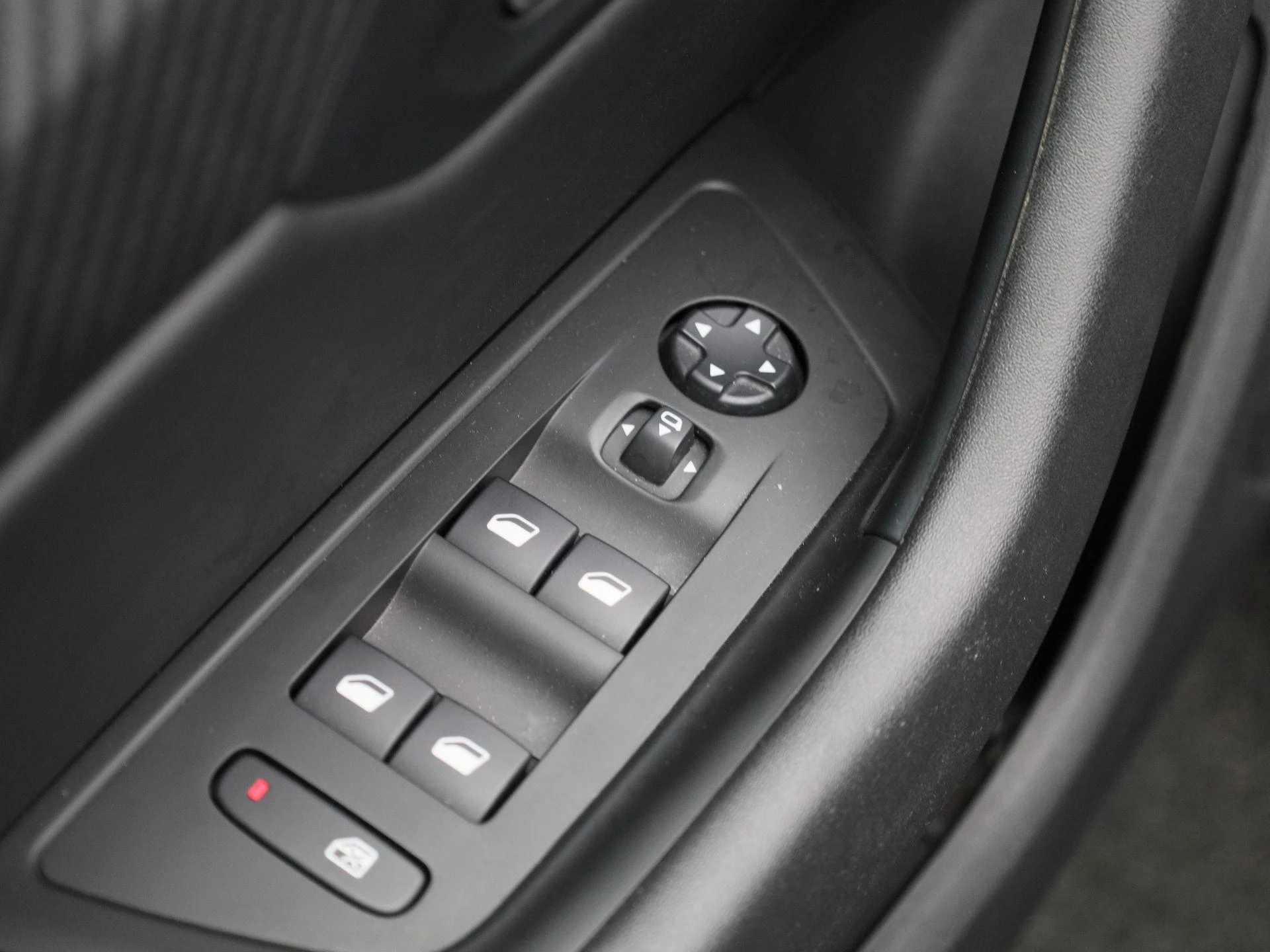 Peugeot-508-image-33
