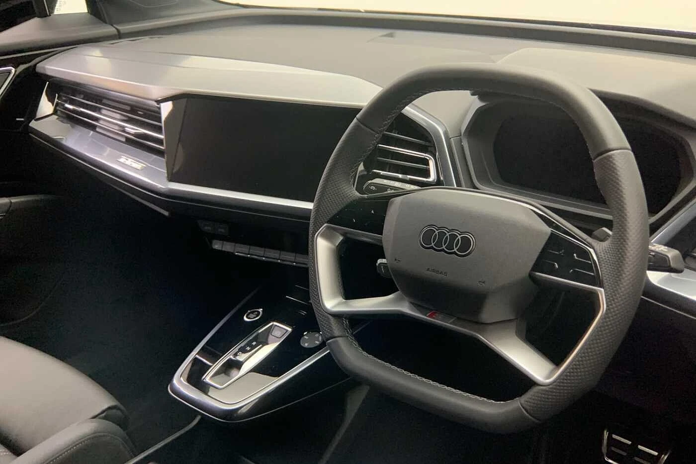 Audi-Q4 e-tron-image-5