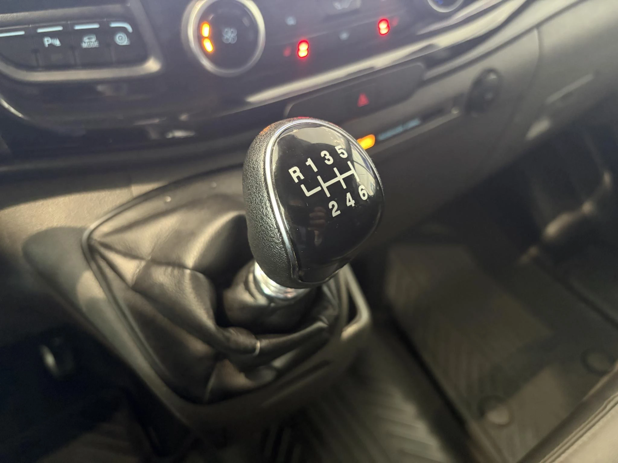 Ford-Transit Custom-image-22