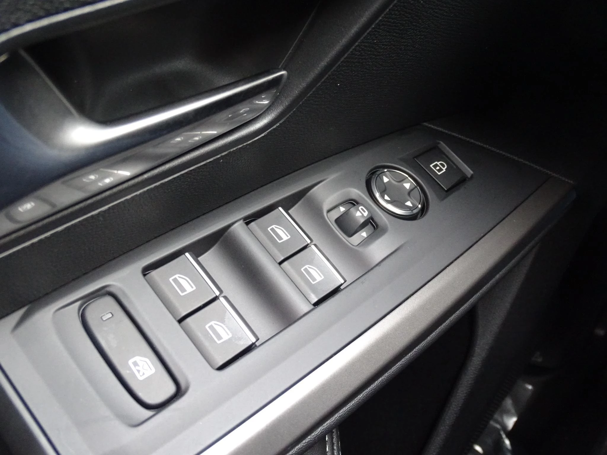 Peugeot 5008 1.2 HYBRID 145 GT +pano dak
