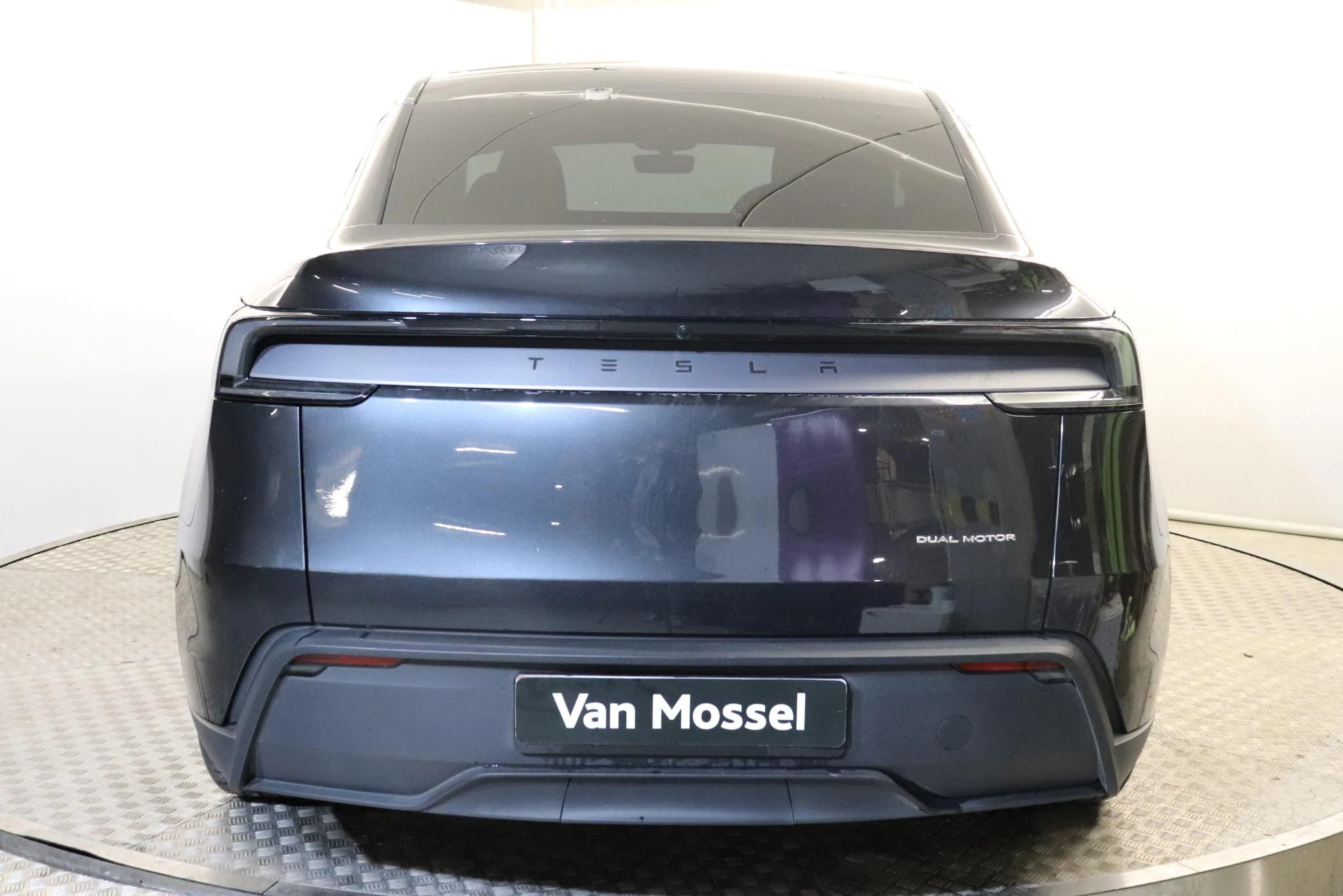 Tesla Model Y Long Range Dual Motor AWD