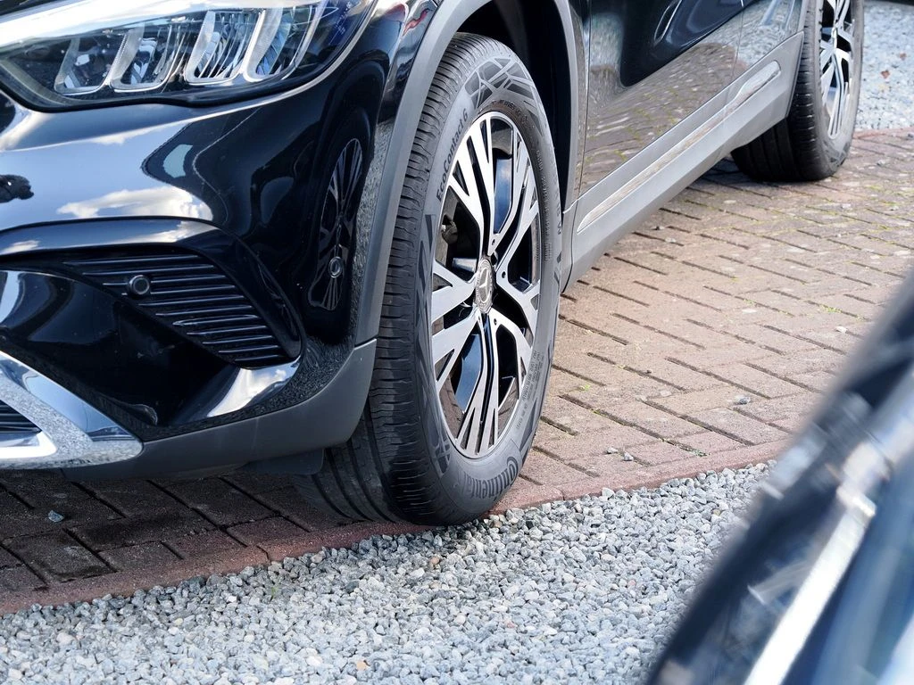 Mercedes-Benz-GLA 200 d-image-6
