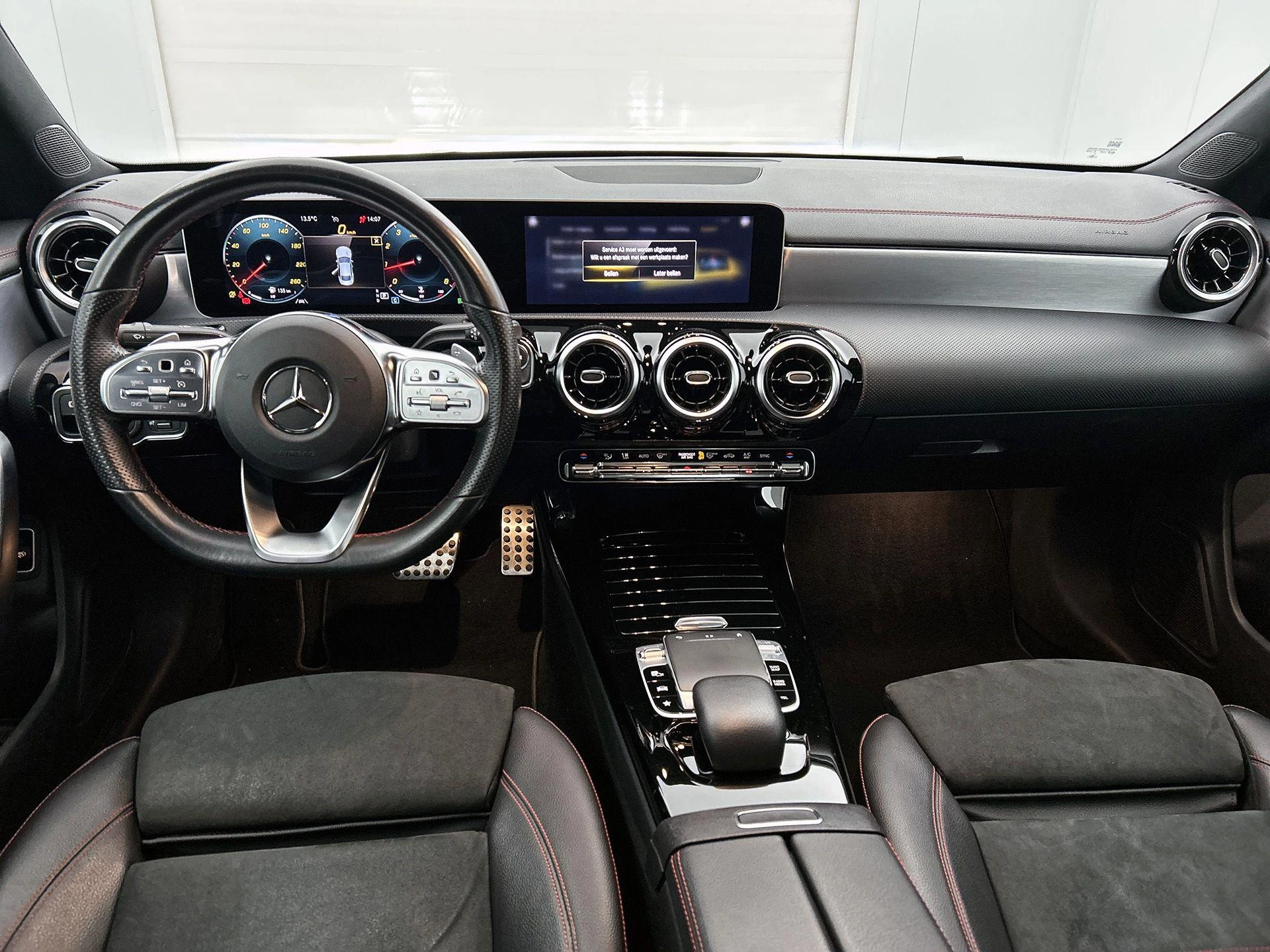 Mercedes-Benz-CLA-image-18