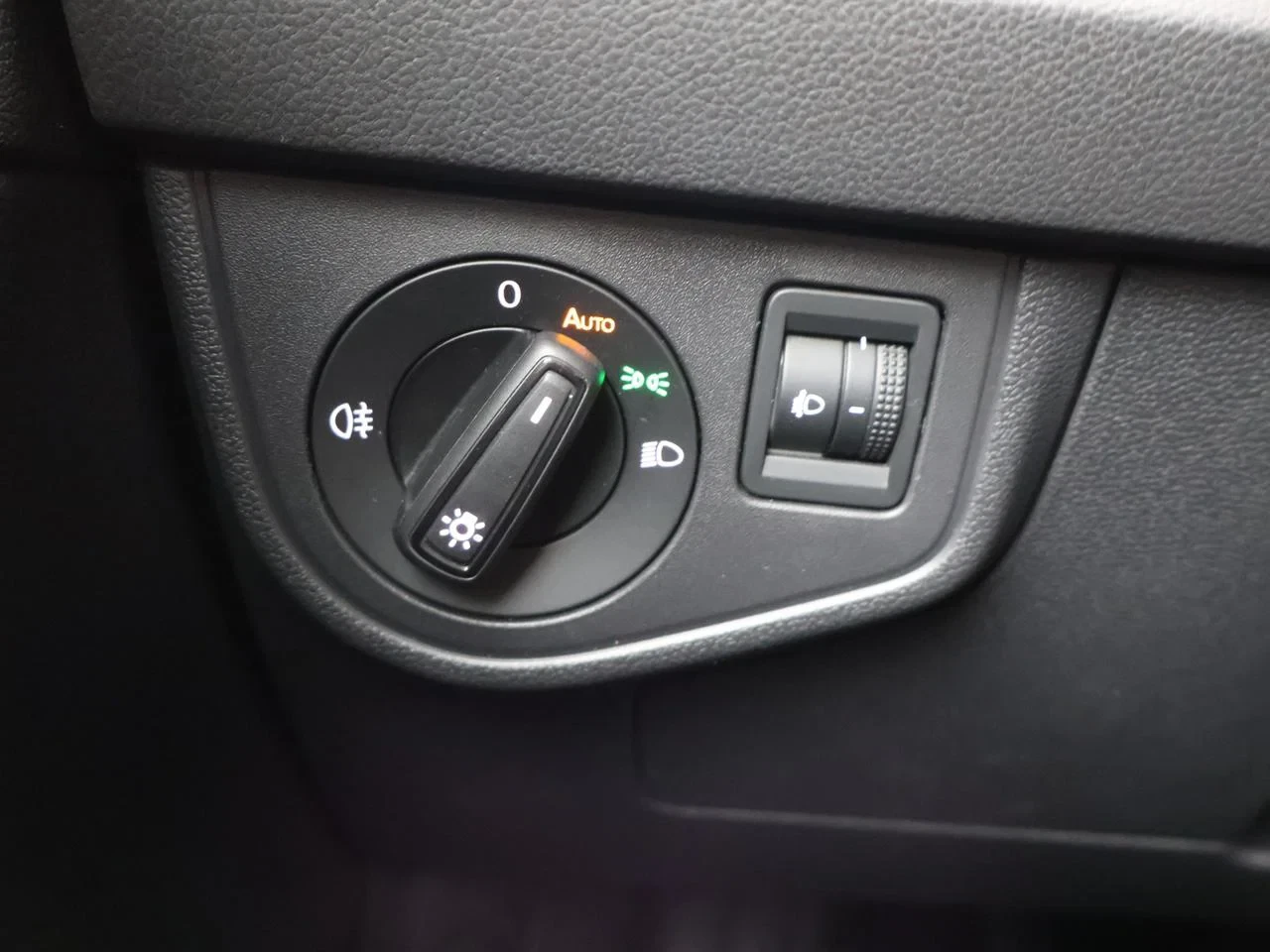 Volkswagen-Polo-image-21