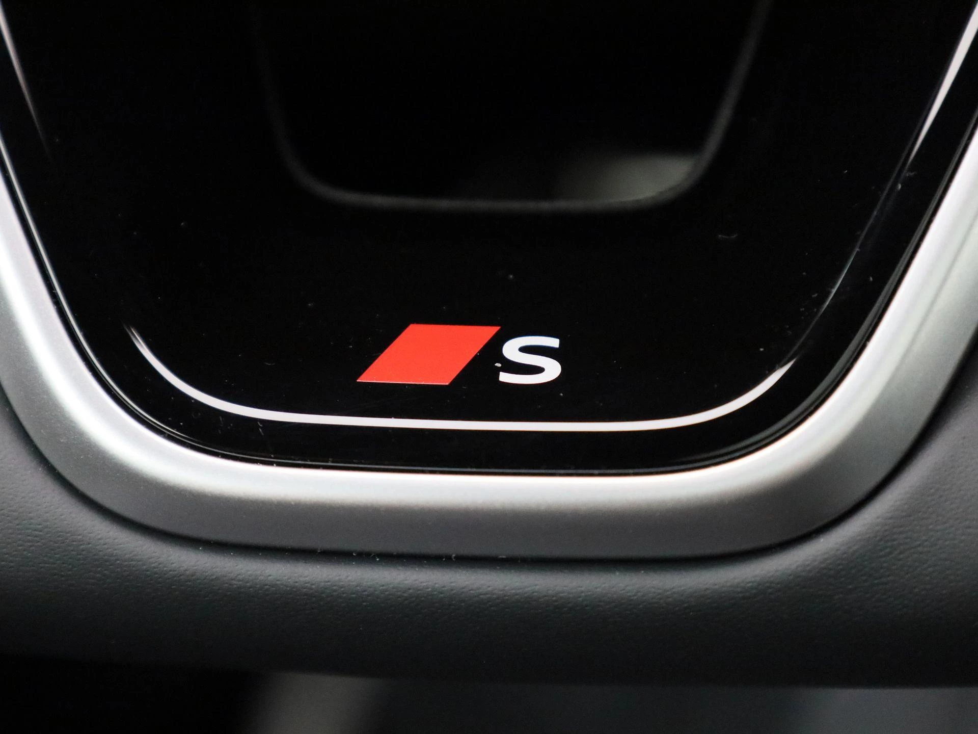 Audi Q5 2.0 TFSI e-hybrid quattro S edition Competition