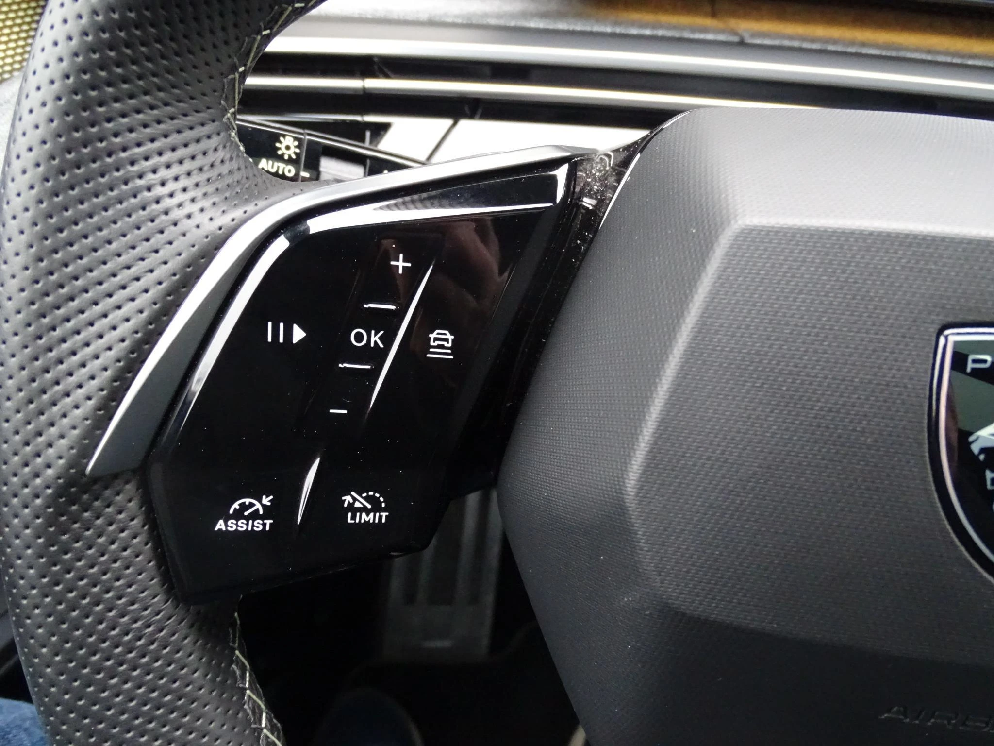 Peugeot-e-3008-image-19