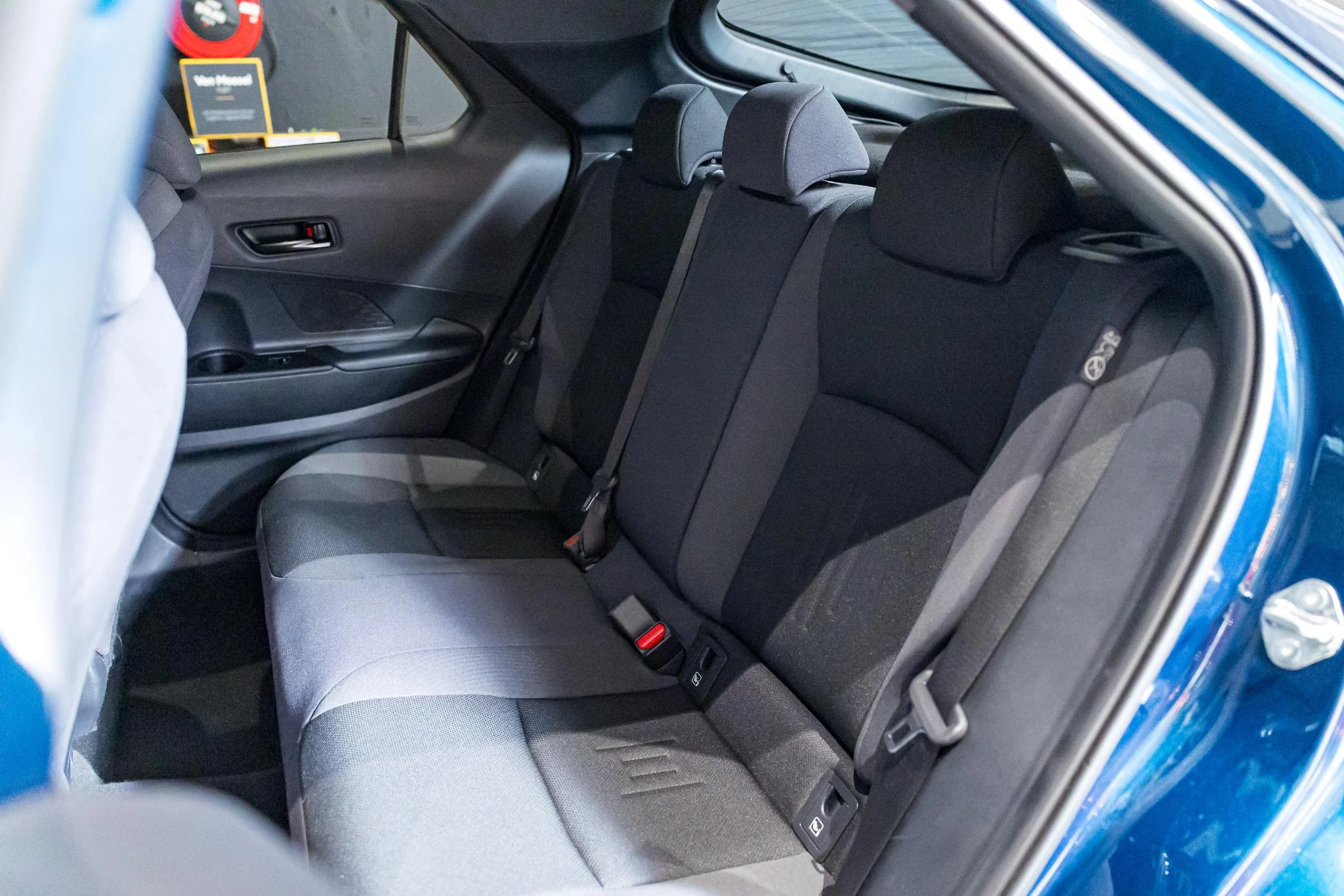 Toyota C-HR 1.8 VVT i-Hybrid C-Lub Mono-Tone E-CVT