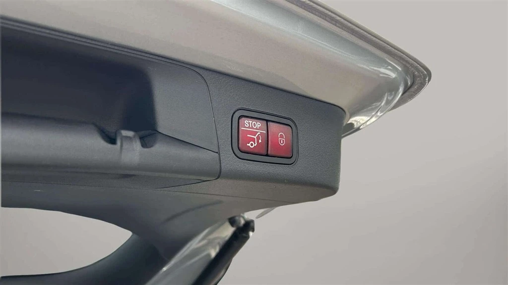 Mercedes-Benz-EQB-image-27