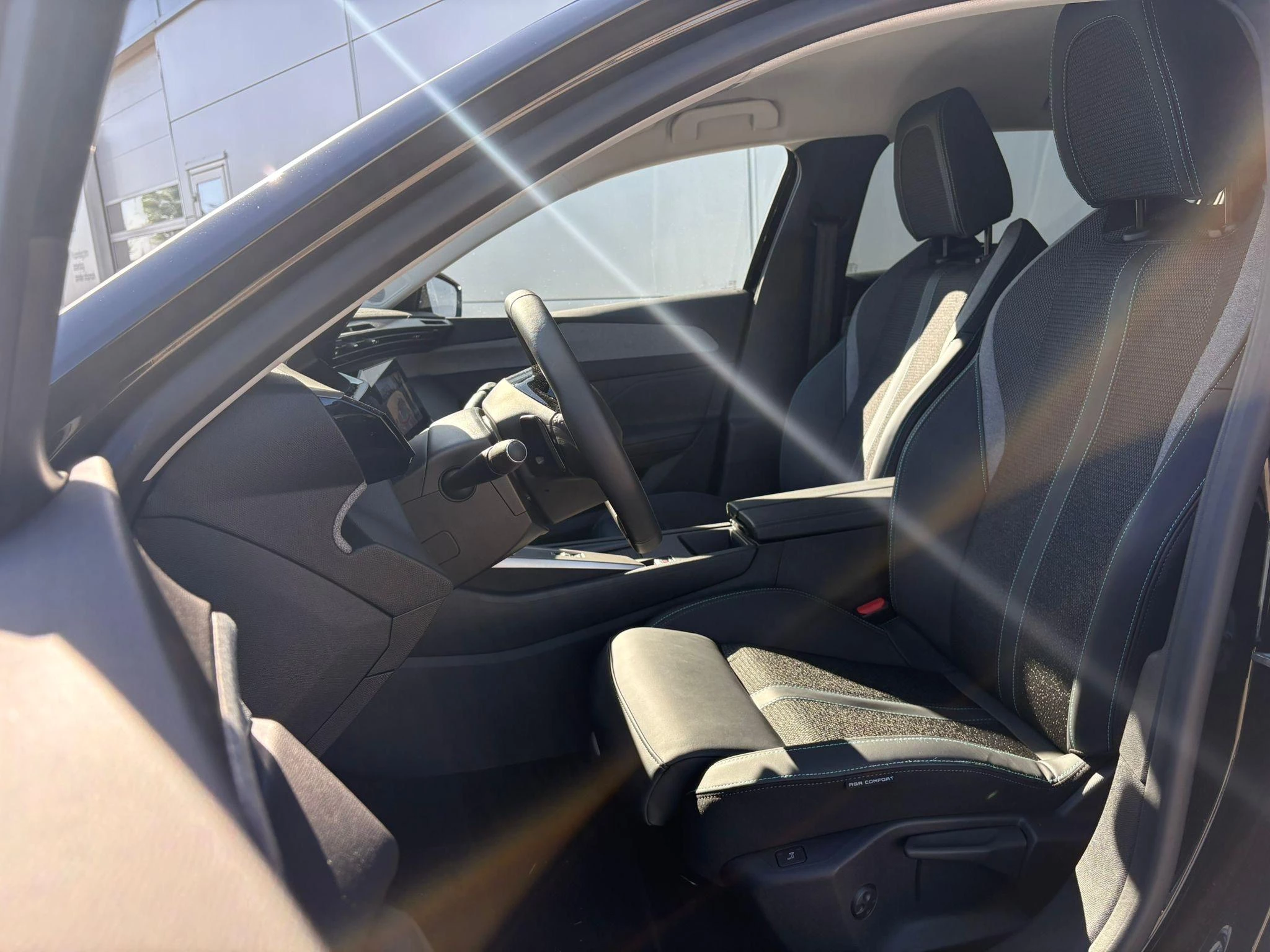 Peugeot-408-image-17