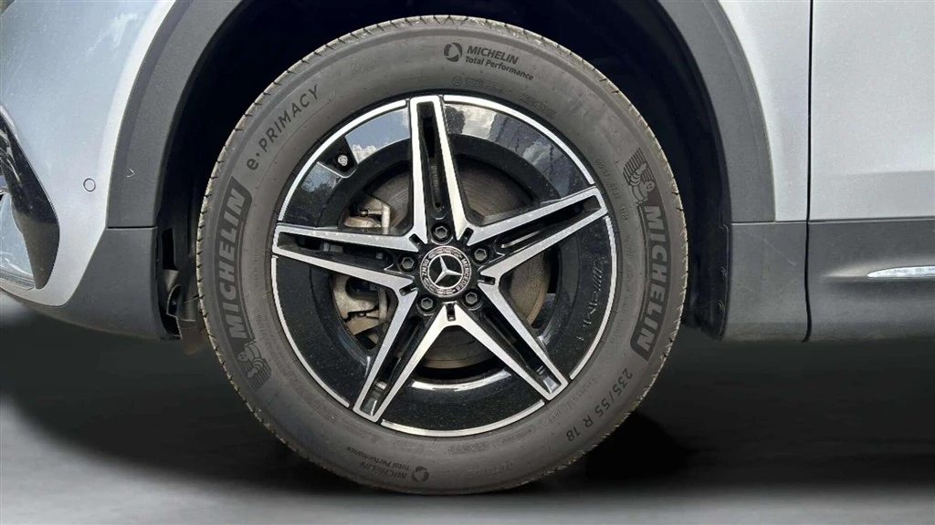 Mercedes-Benz-EQB-image-13