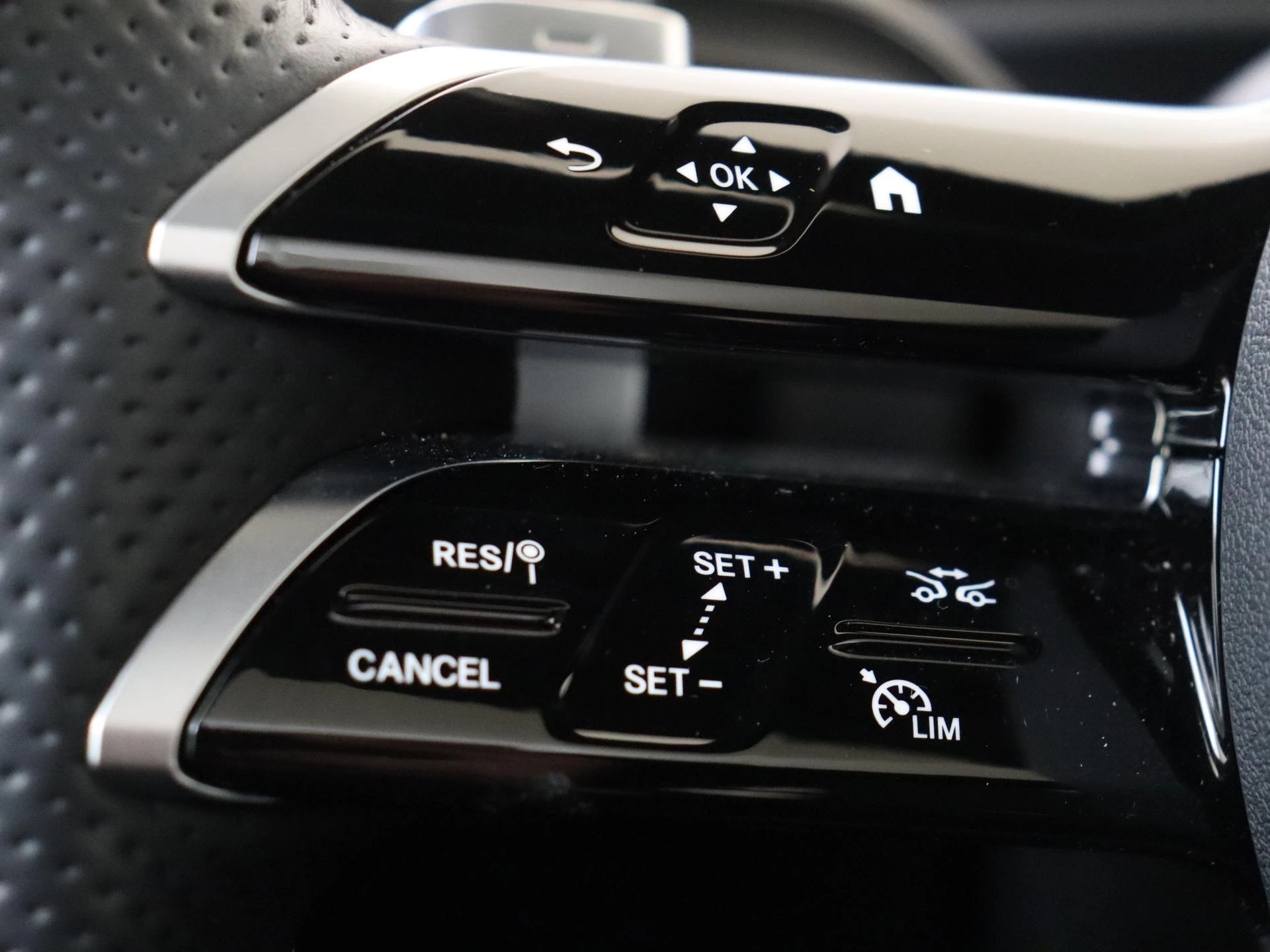 Mercedes-Benz-A-Klasse-image-18