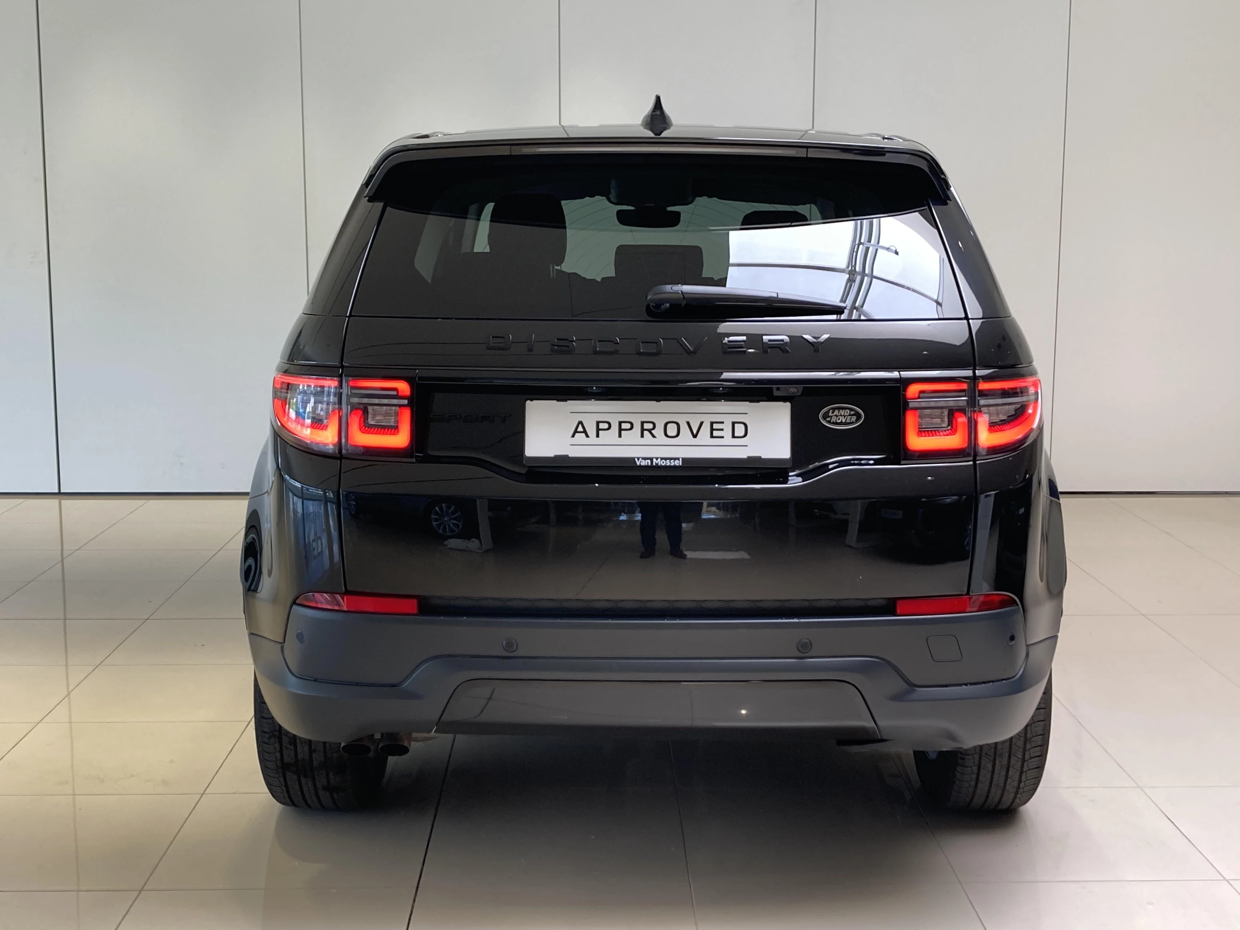 Land Rover-Discovery Sport-image-6