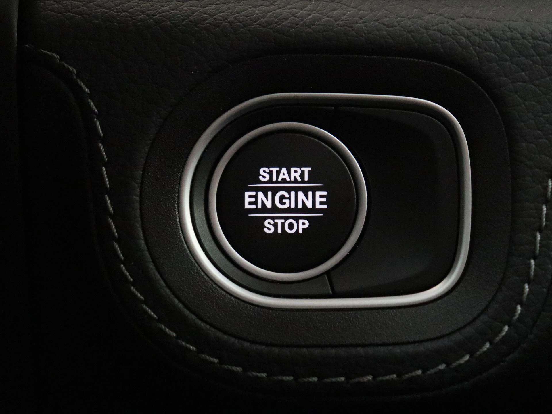 Mercedes-Benz-GLE-image-21
