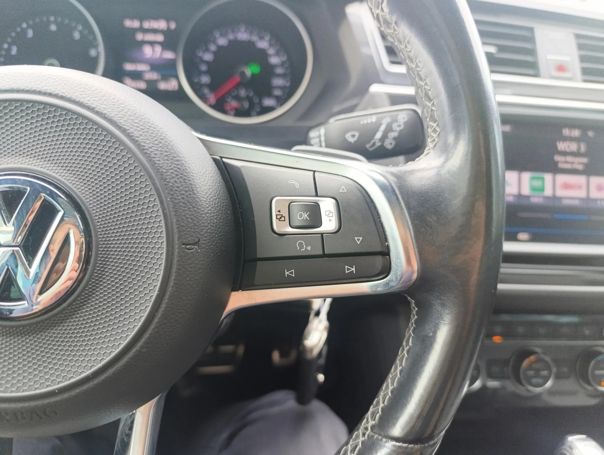 Volkswagen-Tiguan-image-24