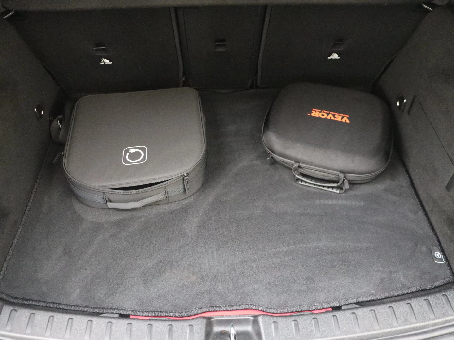 Mercedes-Benz-GLA-image-27