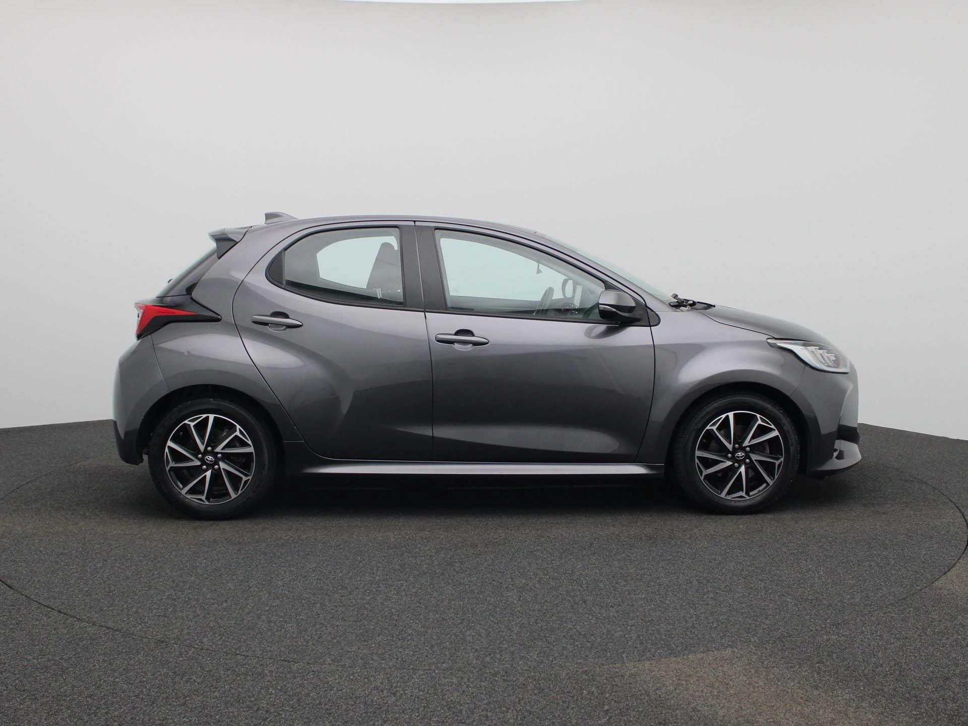 Toyota Yaris 1.5 Hybrid Business Plus