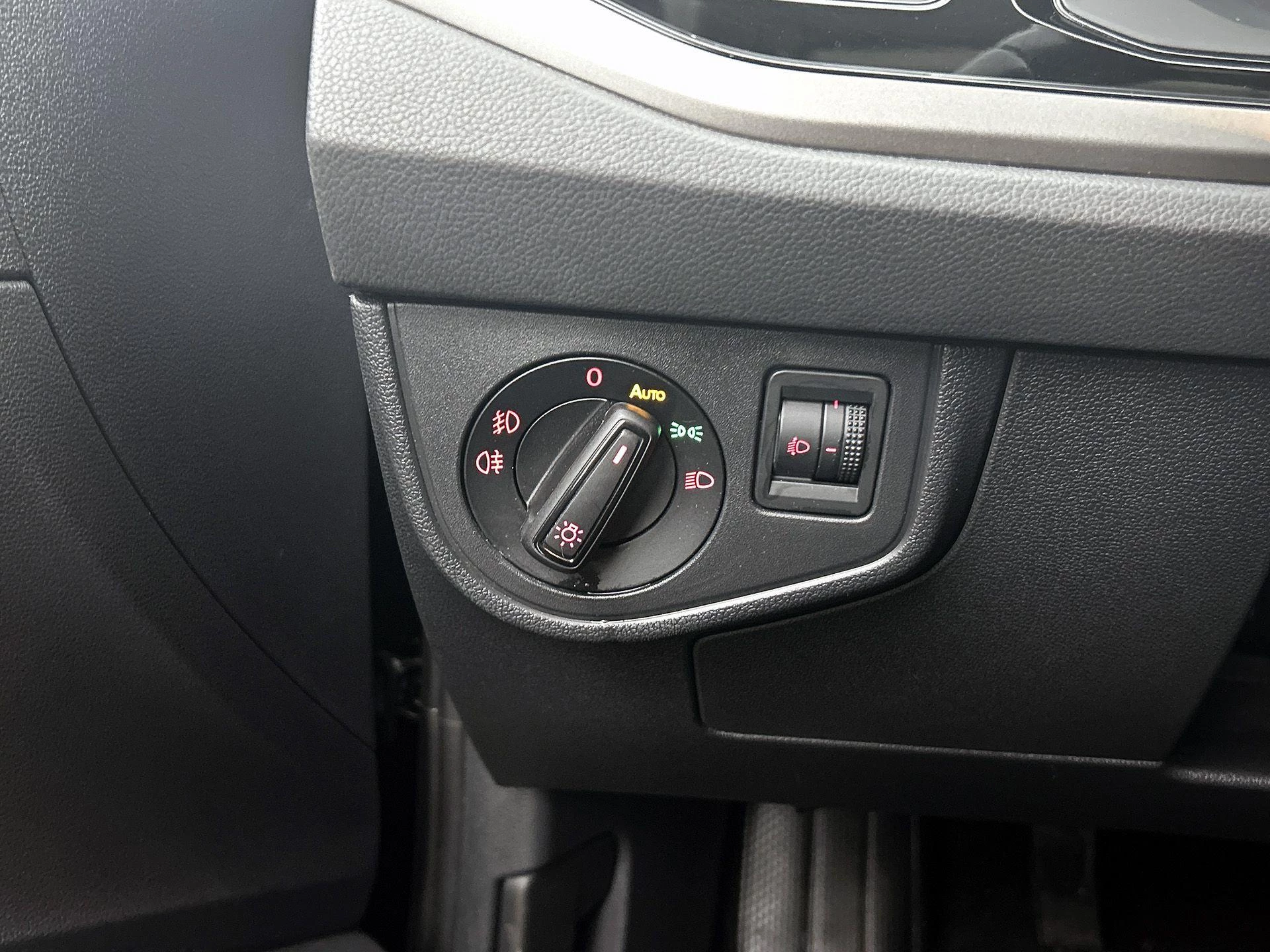 Volkswagen-Polo-image-20
