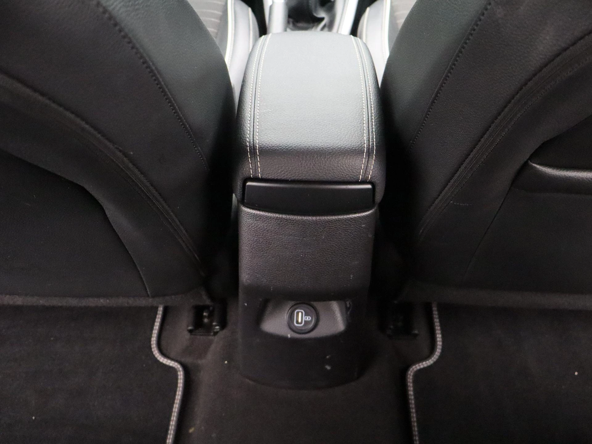 Kia-Stonic-image-40