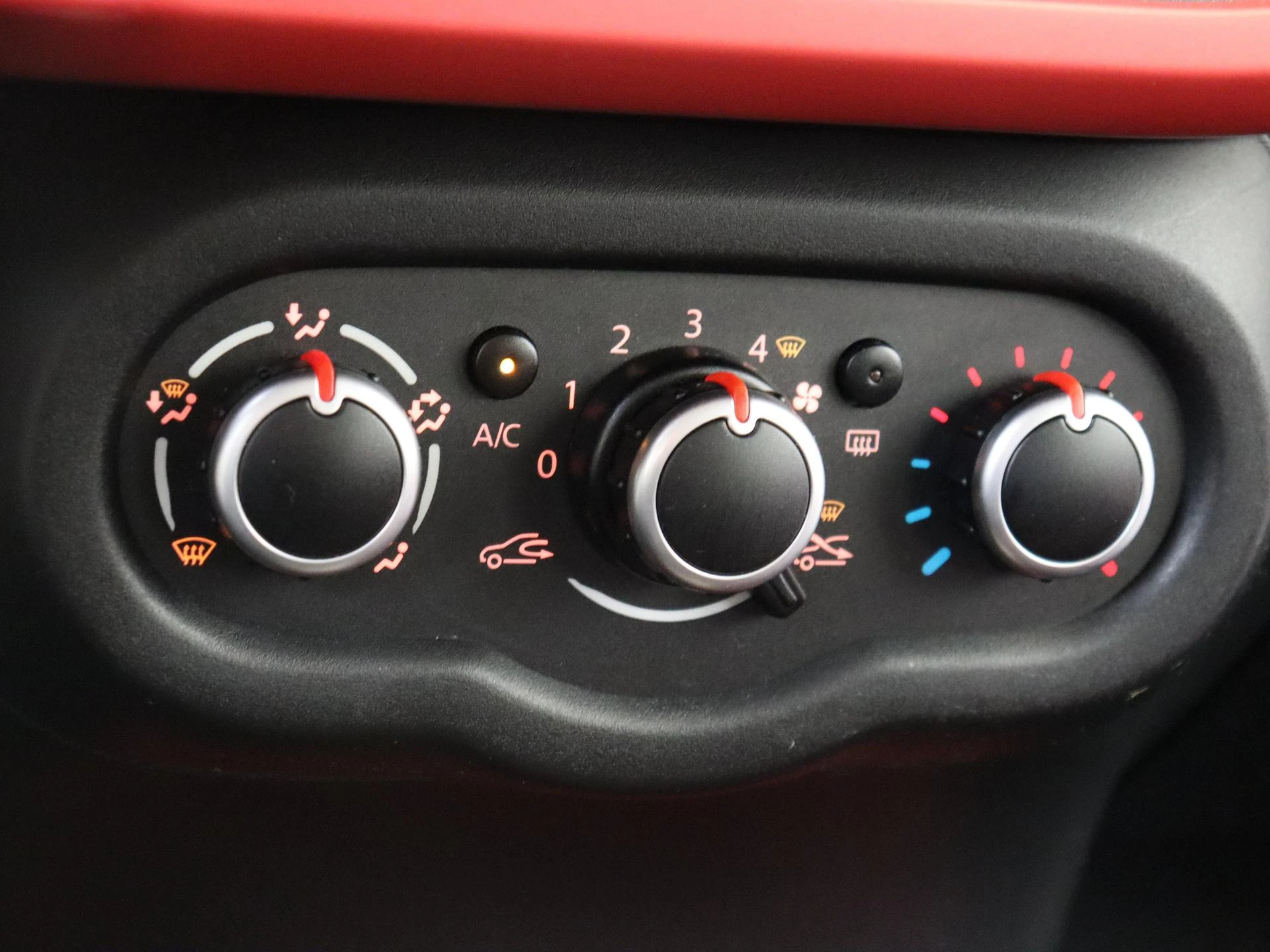 Renault-Twingo-image-17