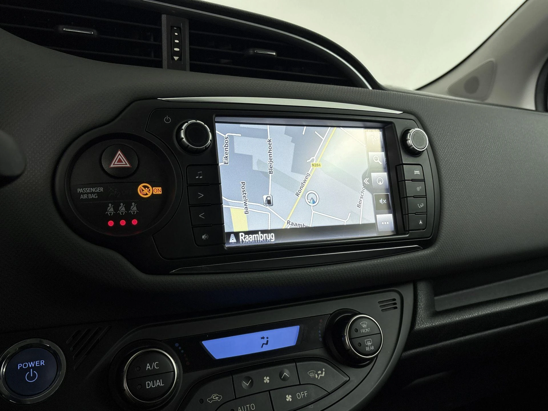 Toyota Yaris 1.5 Hybrid Trend Bi-Tone
