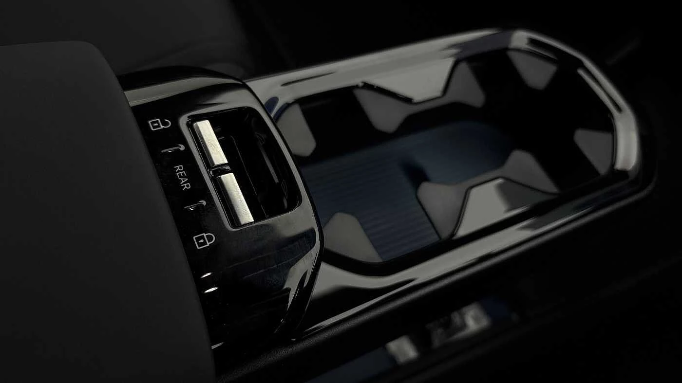 Volvo-EX30-image-16