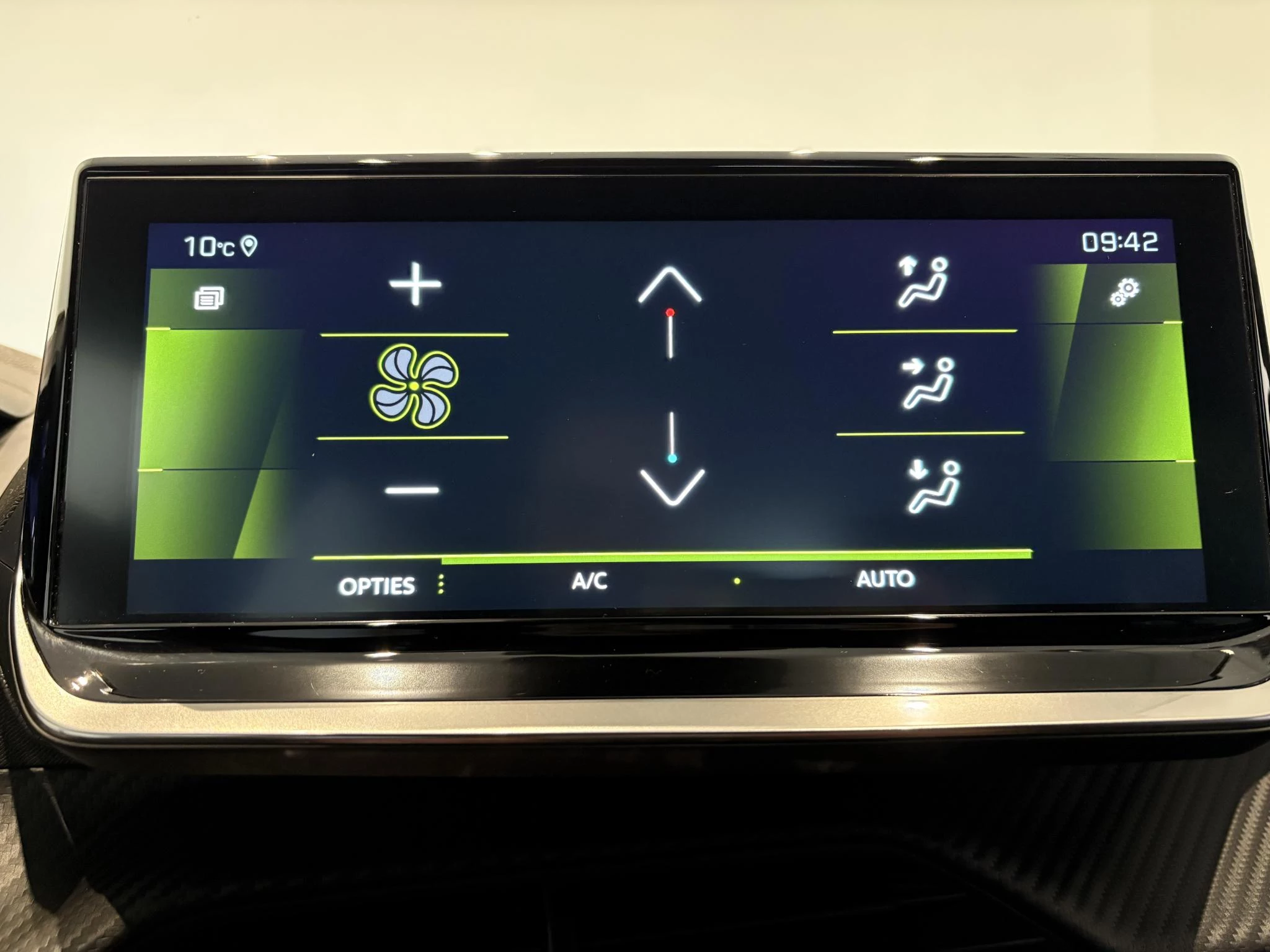 Peugeot-208-image-22