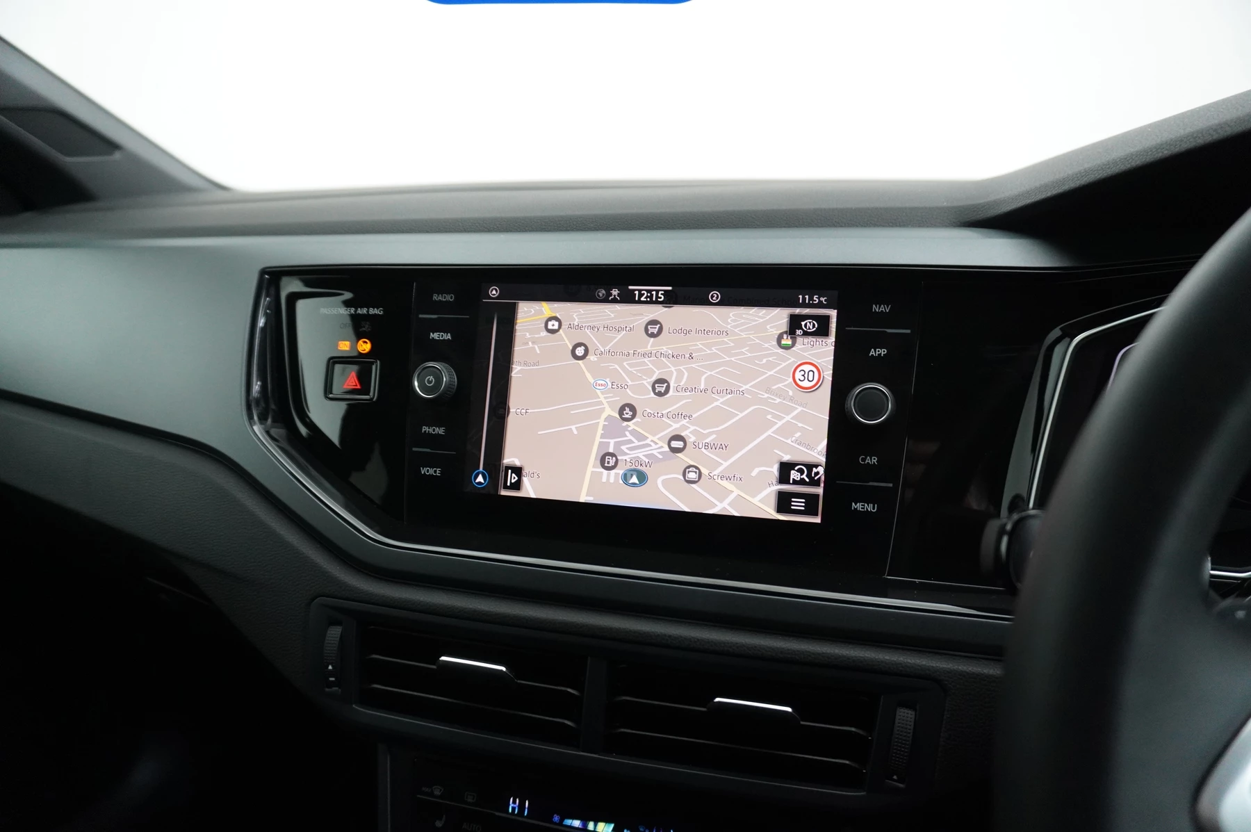 Volkswagen-Polo-image-17