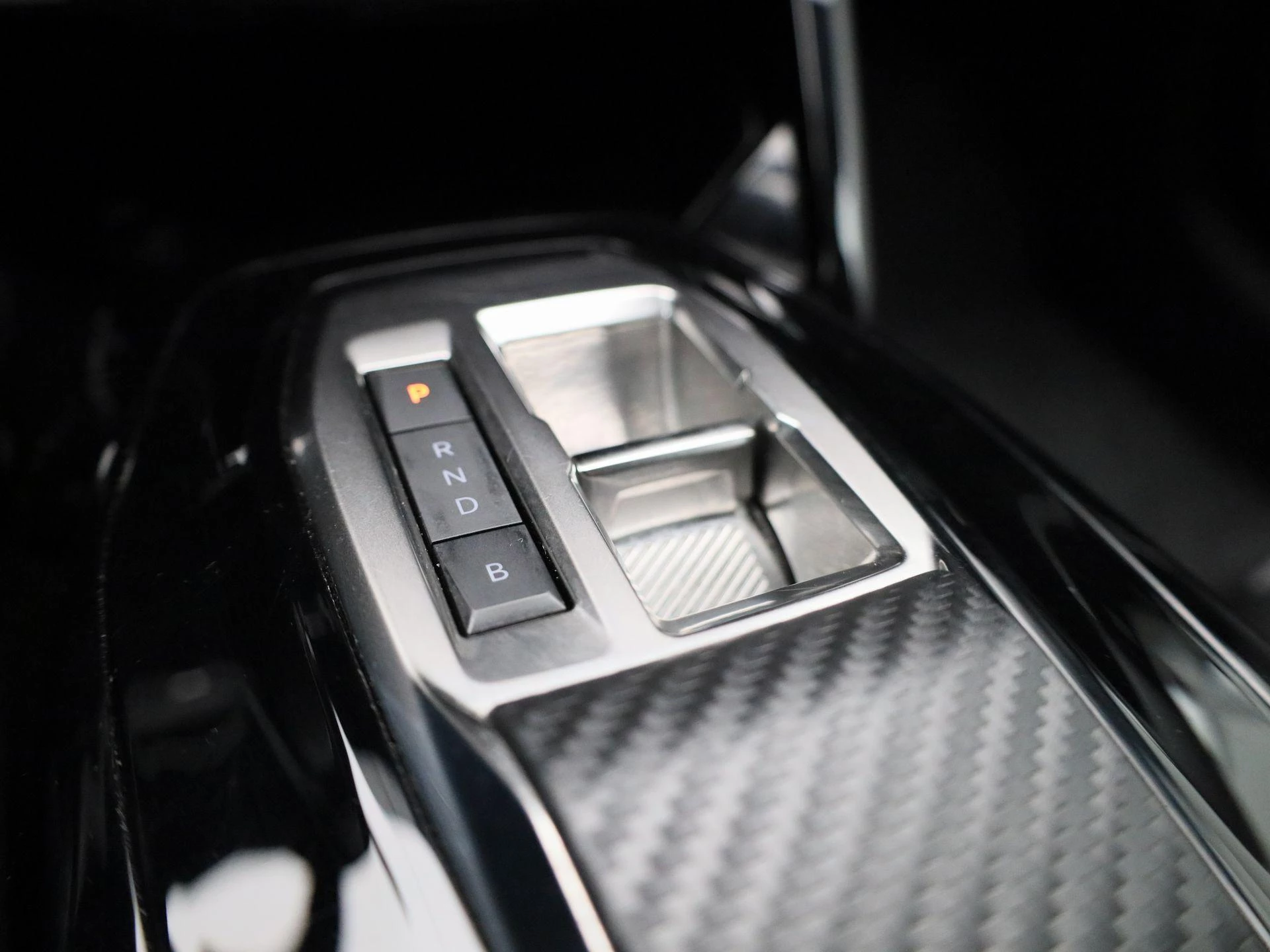 Peugeot-e-208-image-26