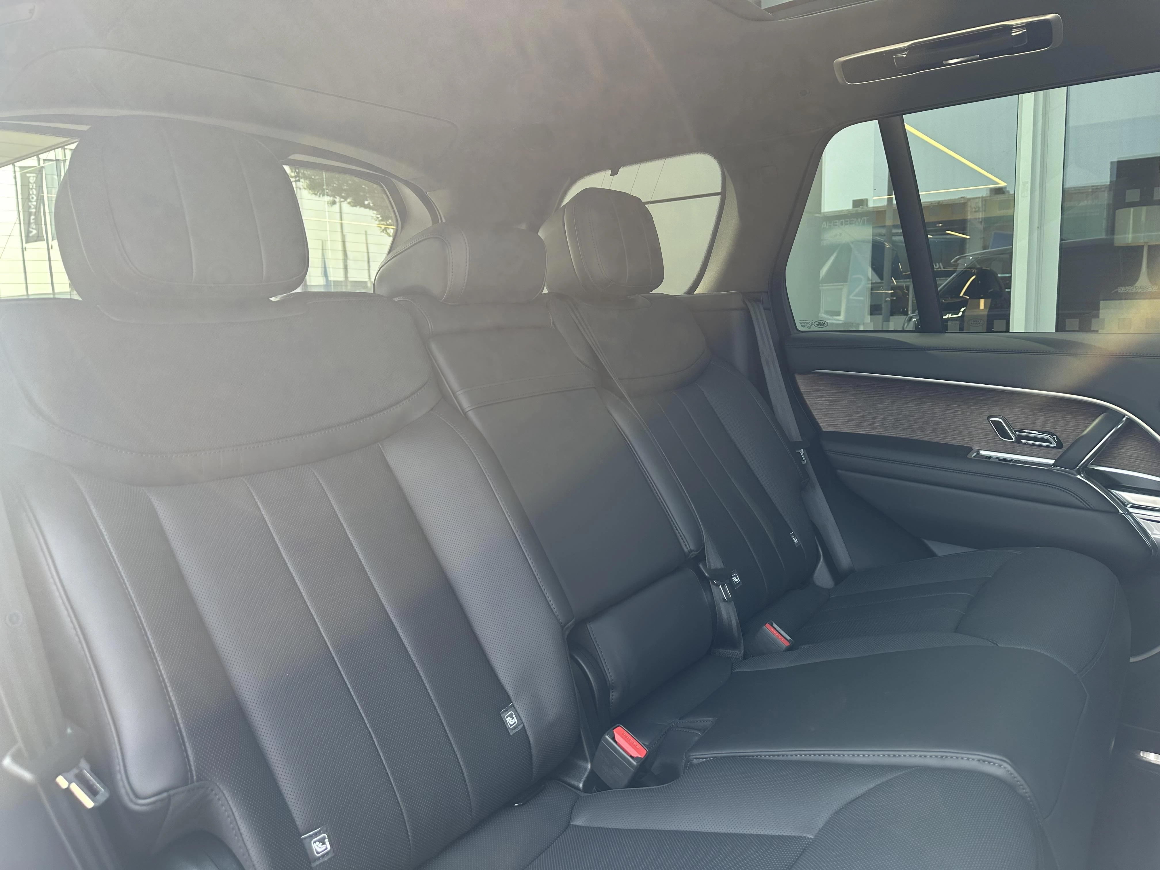 Land Rover-Range Rover-image-11