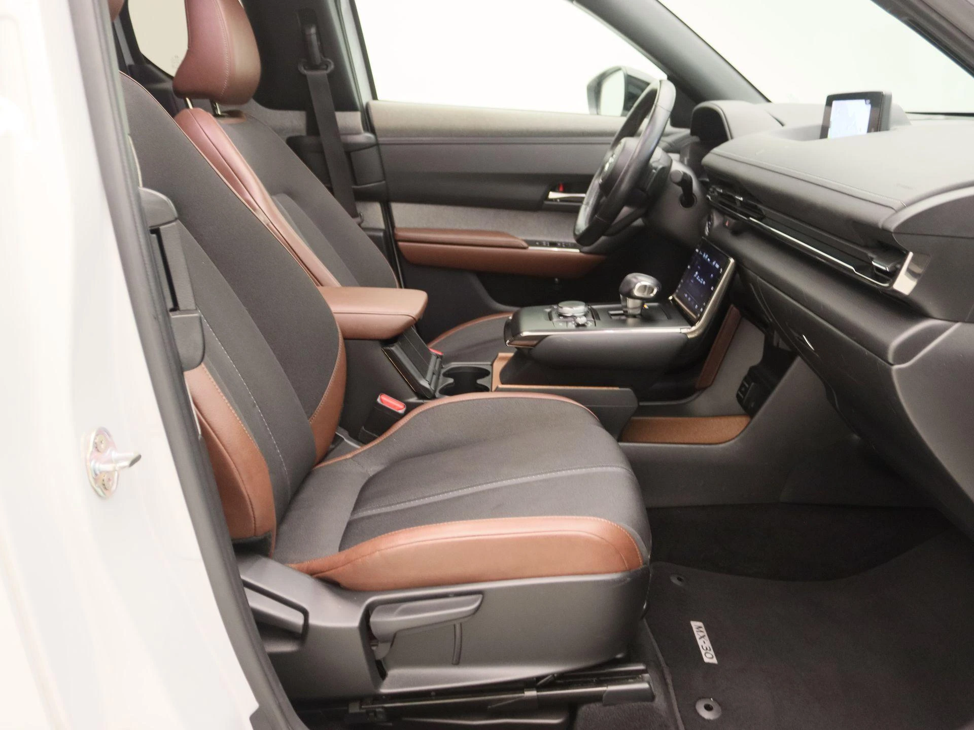 Mazda-MX-30-image-24