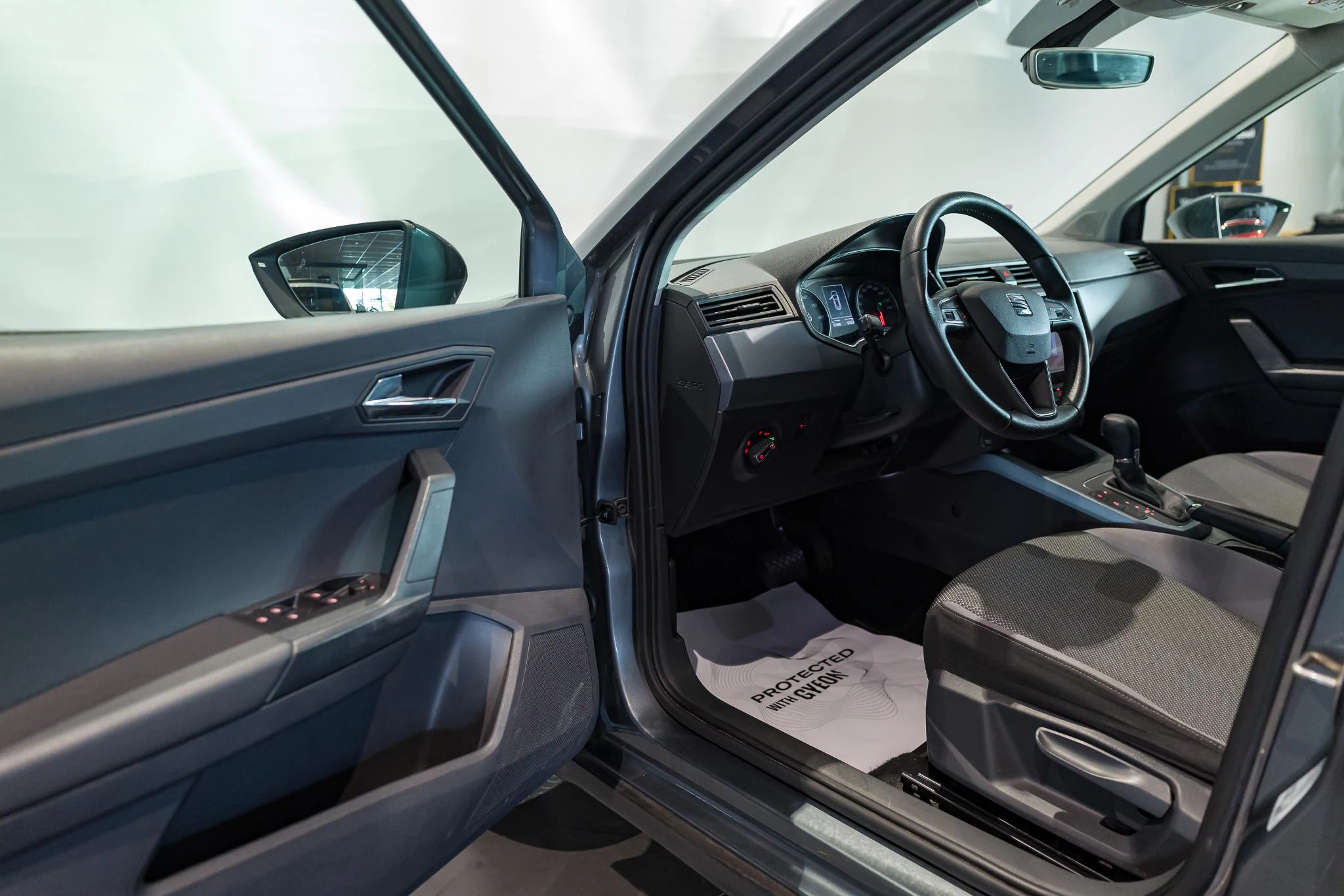 SEAT-Arona-image-18