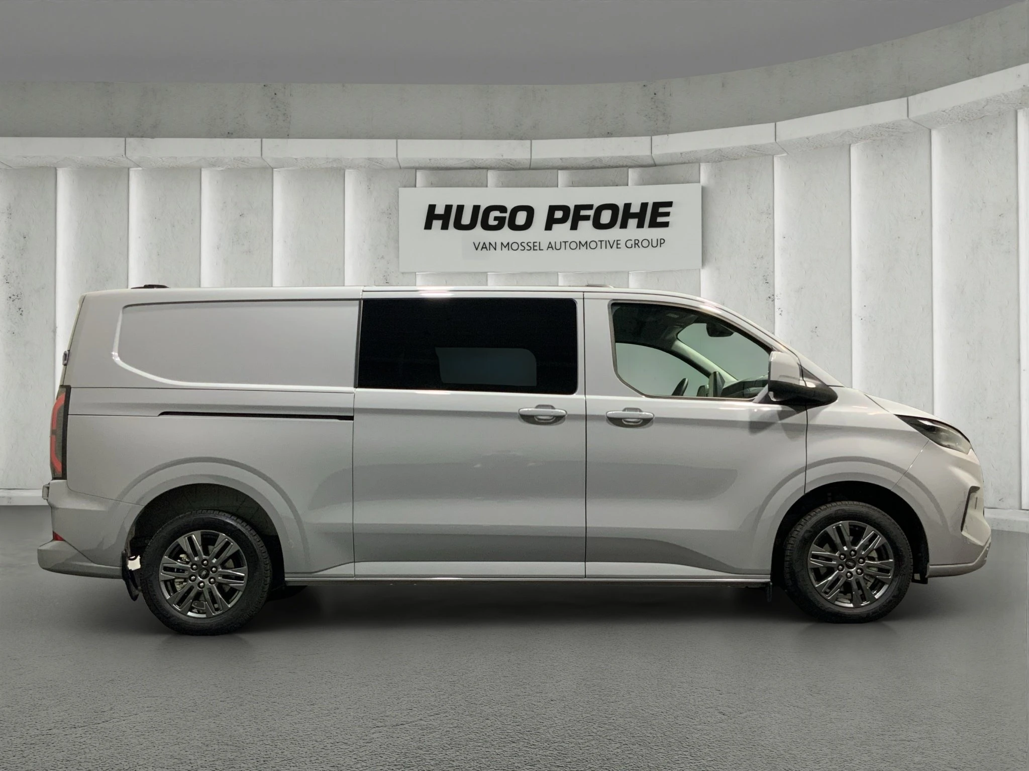 Ford-Transit Custom-image-5
