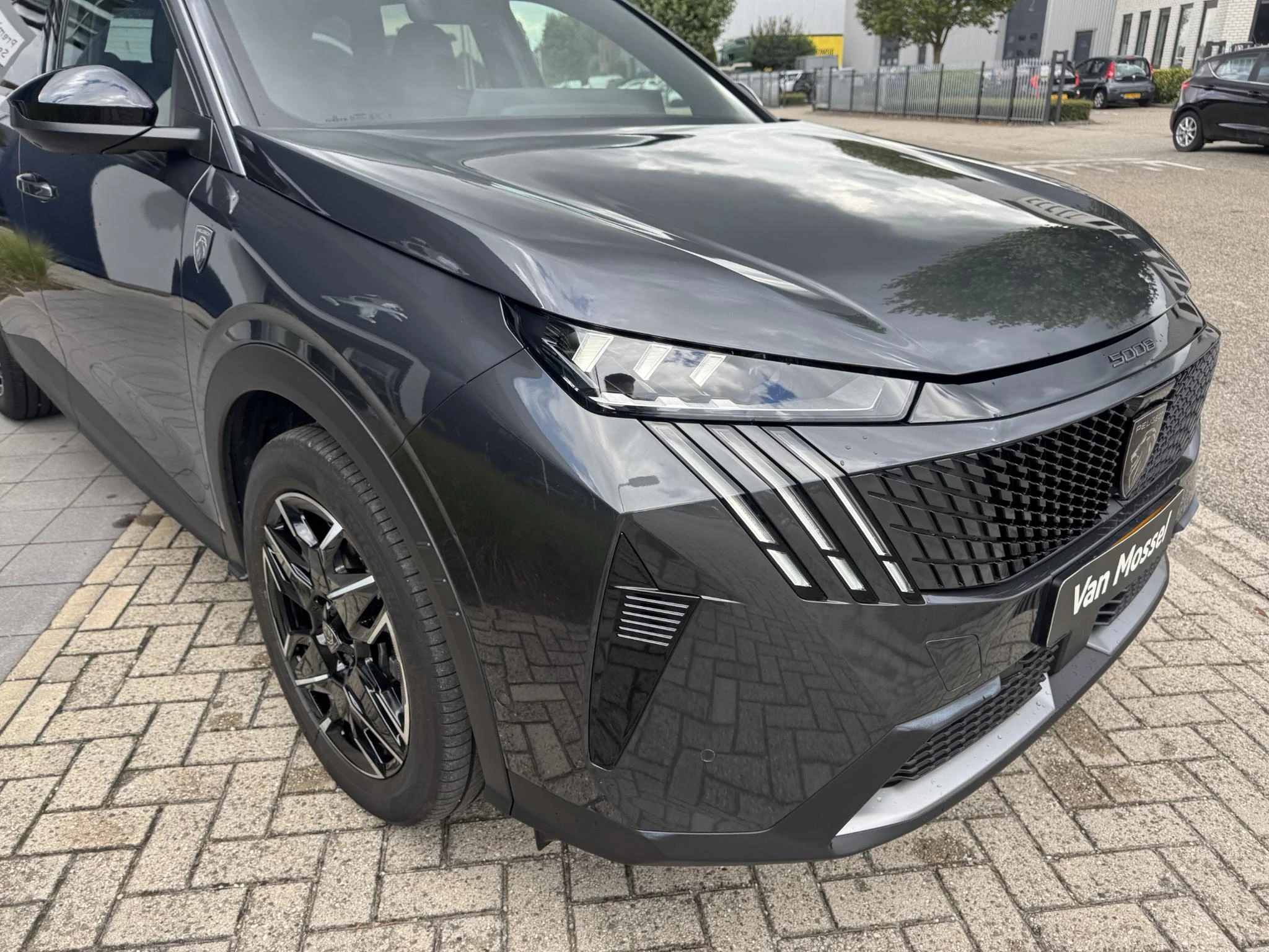 Peugeot-5008-image-6