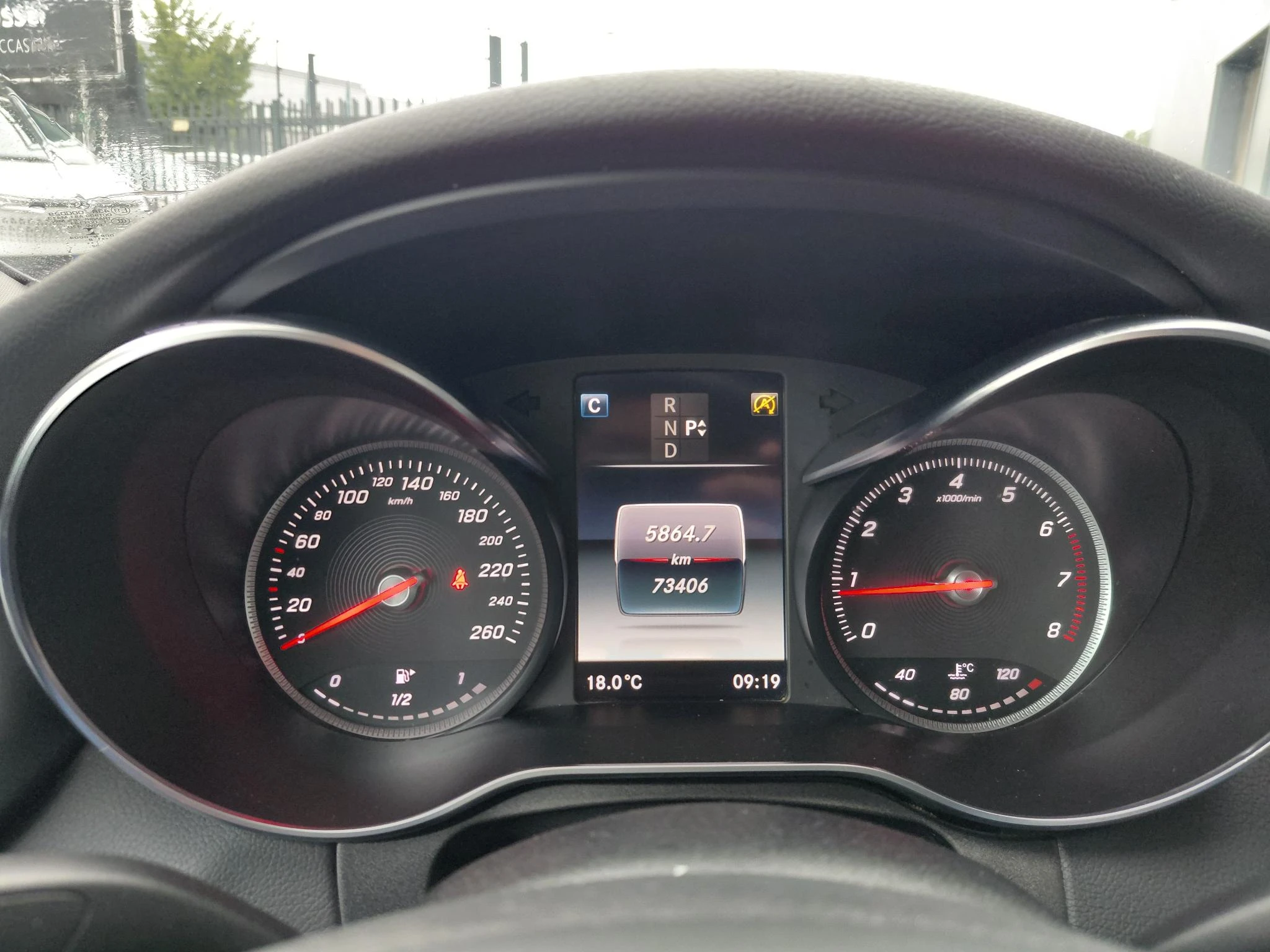 Mercedes-Benz-C-Klasse-image-17