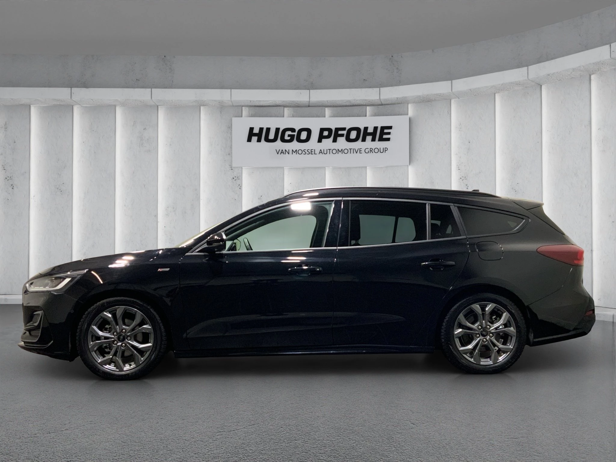 Ford Focus ST-Line X Turnier Aut.*AHK*ACC*HUD*KAM*NAVI*WINTER-PKT.