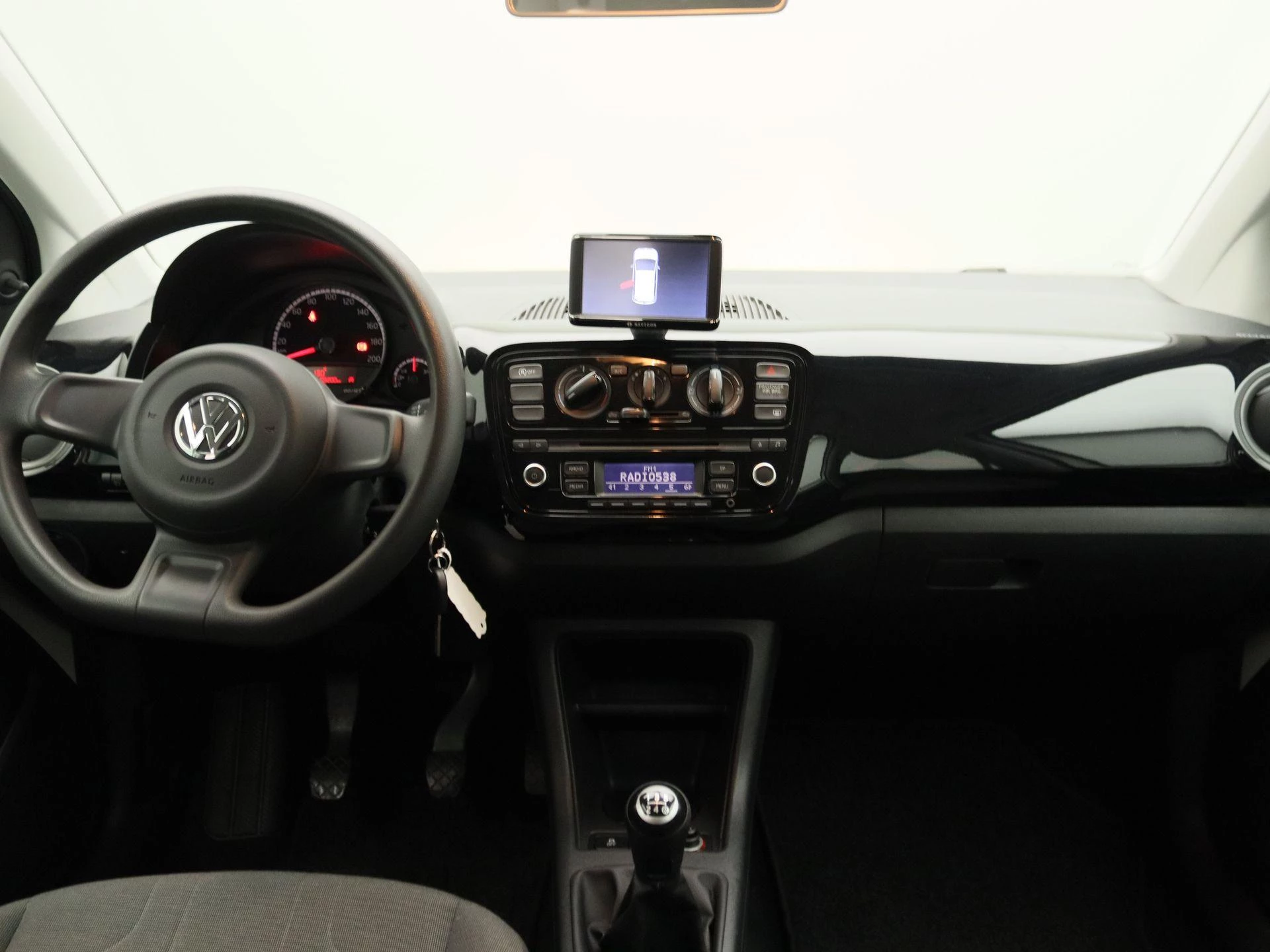 Volkswagen-up!-image-7