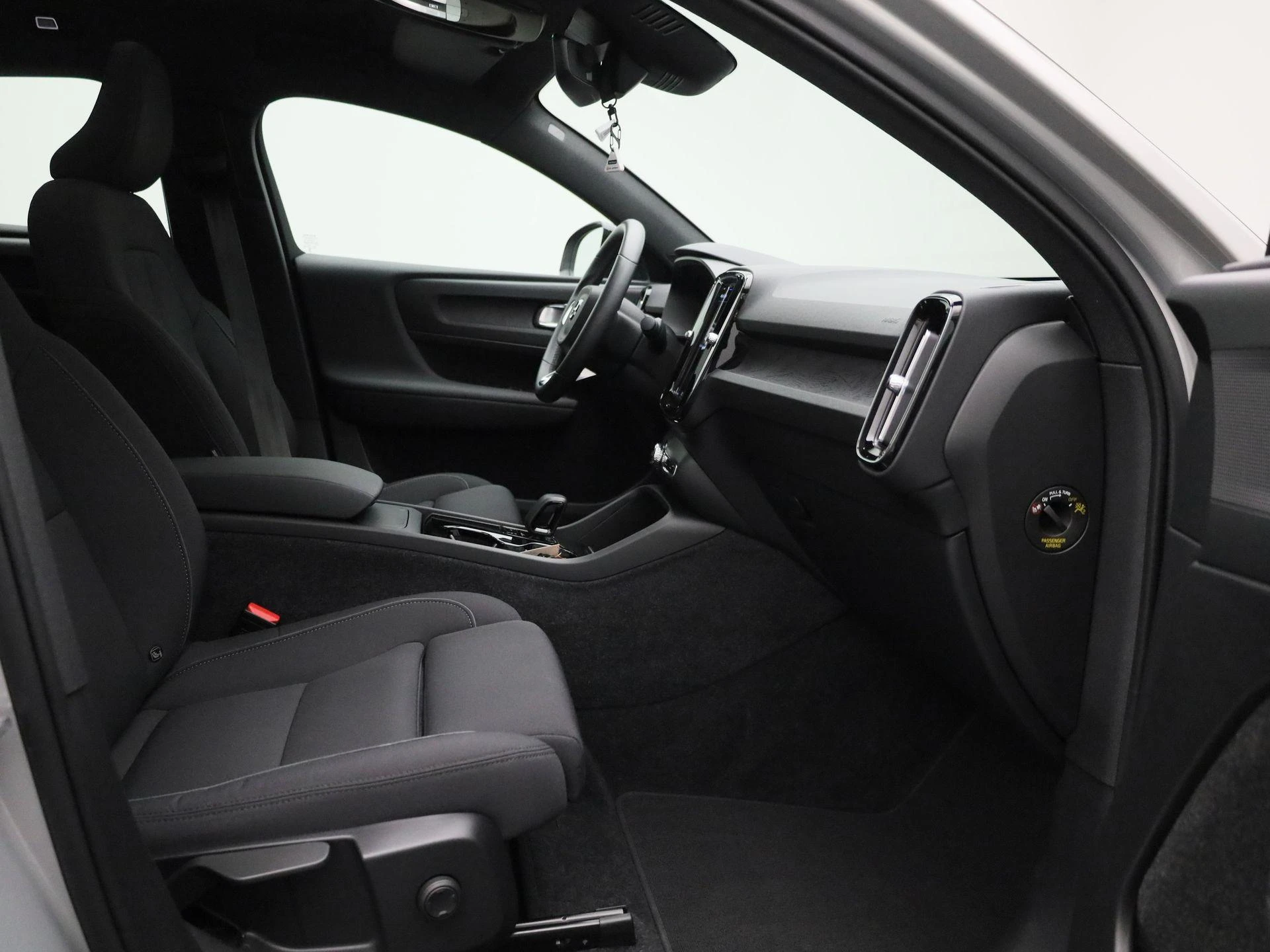 Volvo-C40-image-37