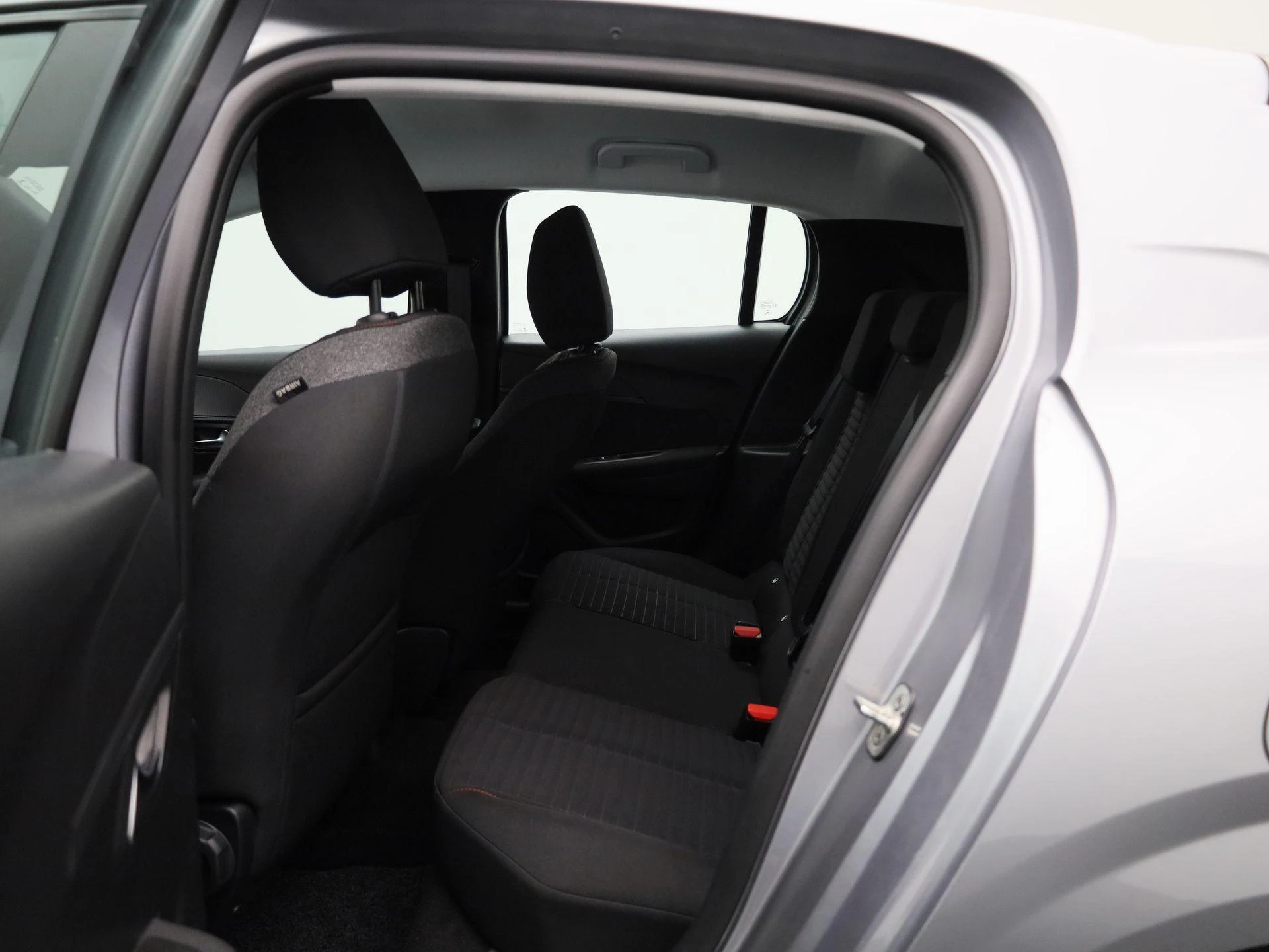Peugeot-208-image-9